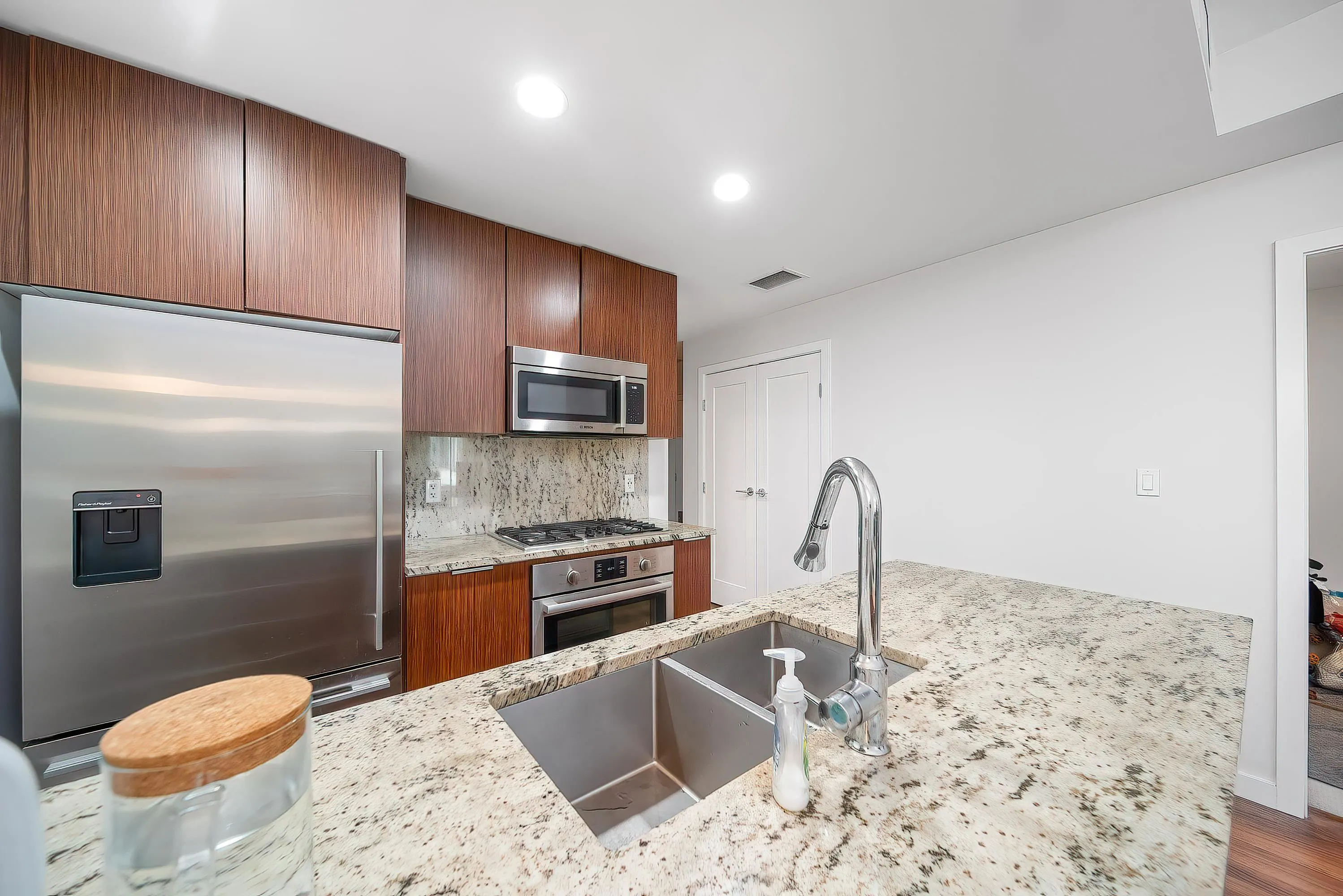 501 8688 Hazelbridge Way