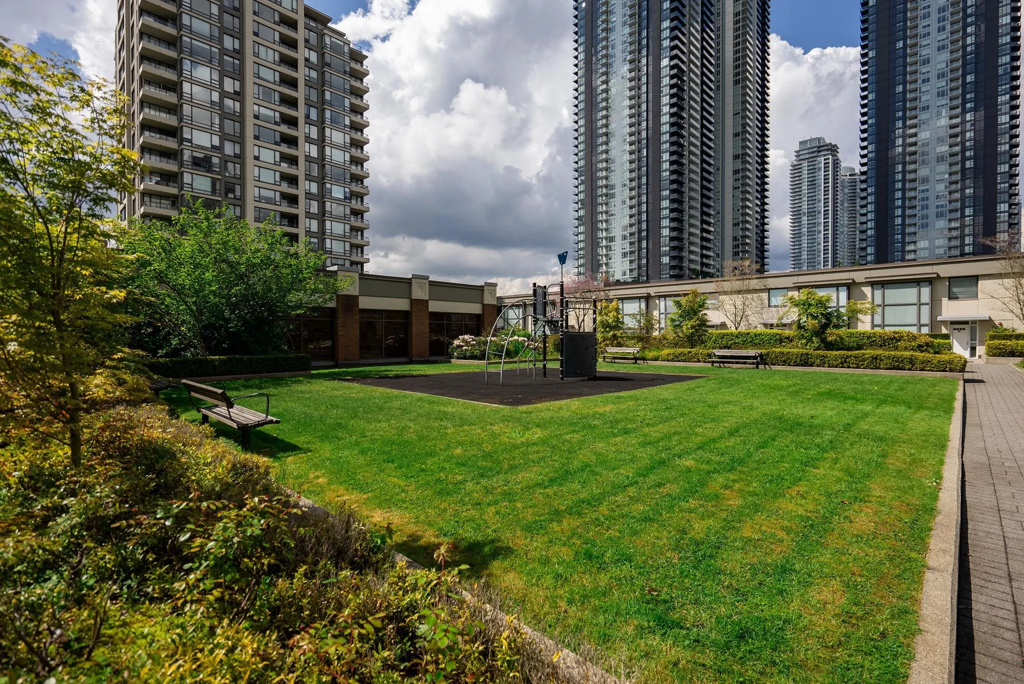 1608 4178 Dawson Street