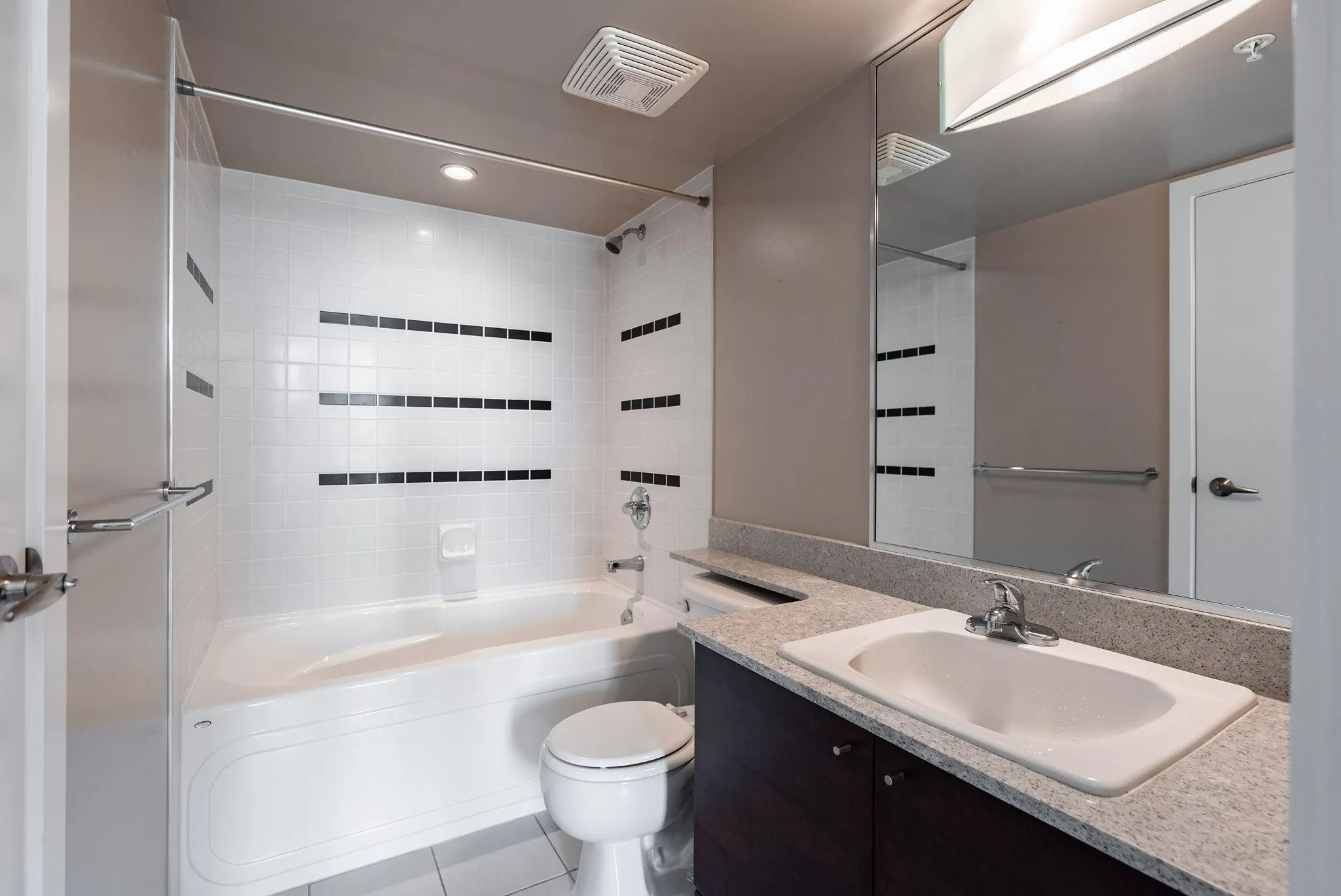1608 4178 Dawson Street