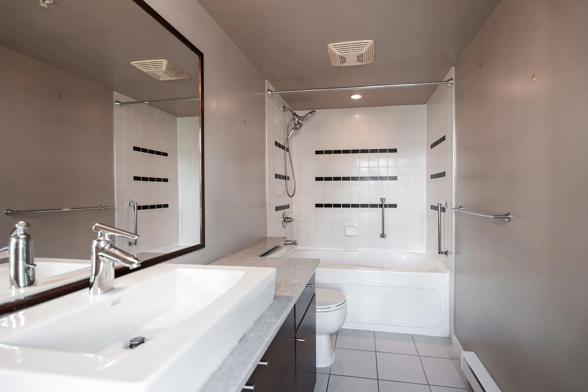 1608 4178 Dawson Street