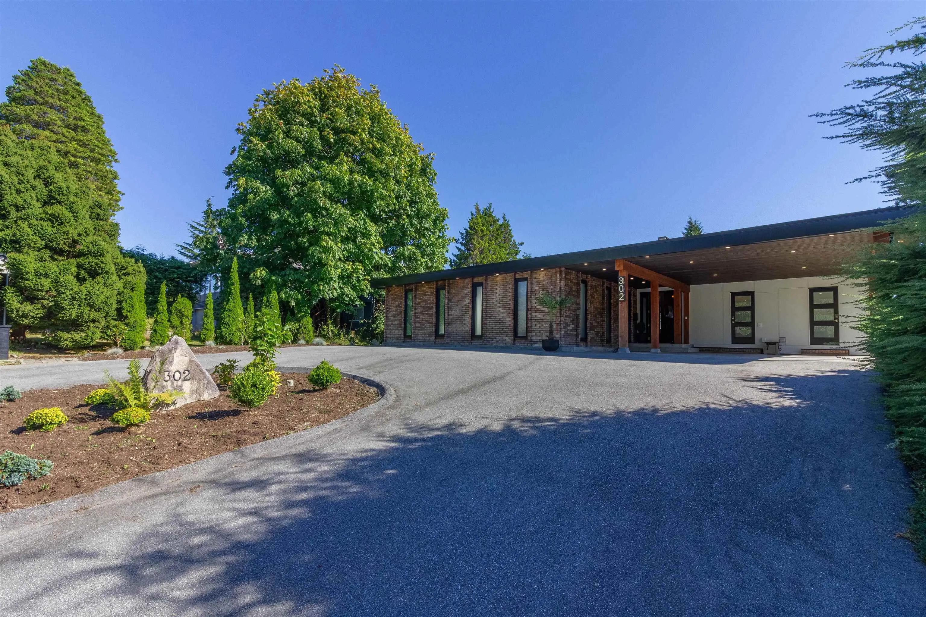 302 Oxford Drive