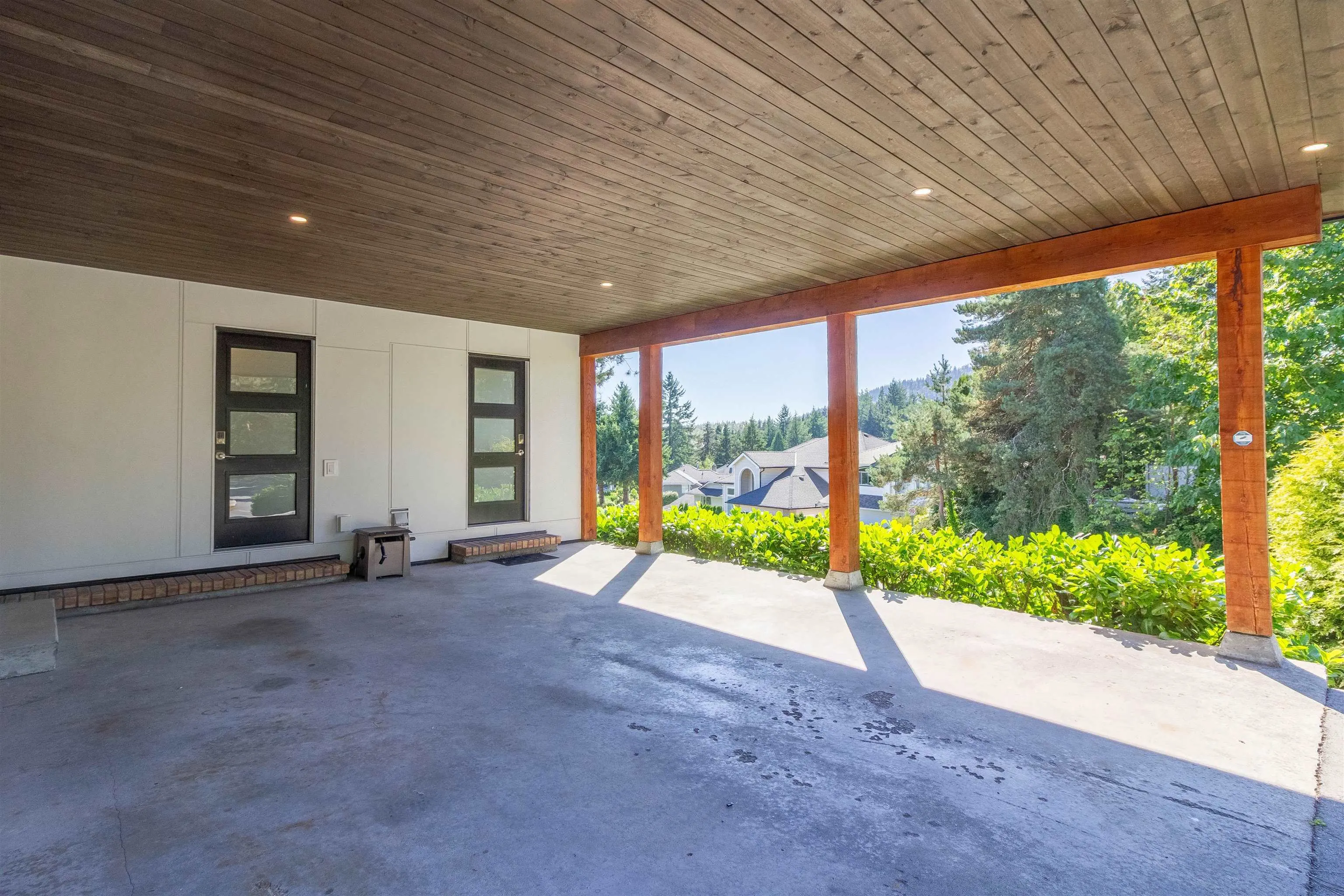 302 Oxford Drive