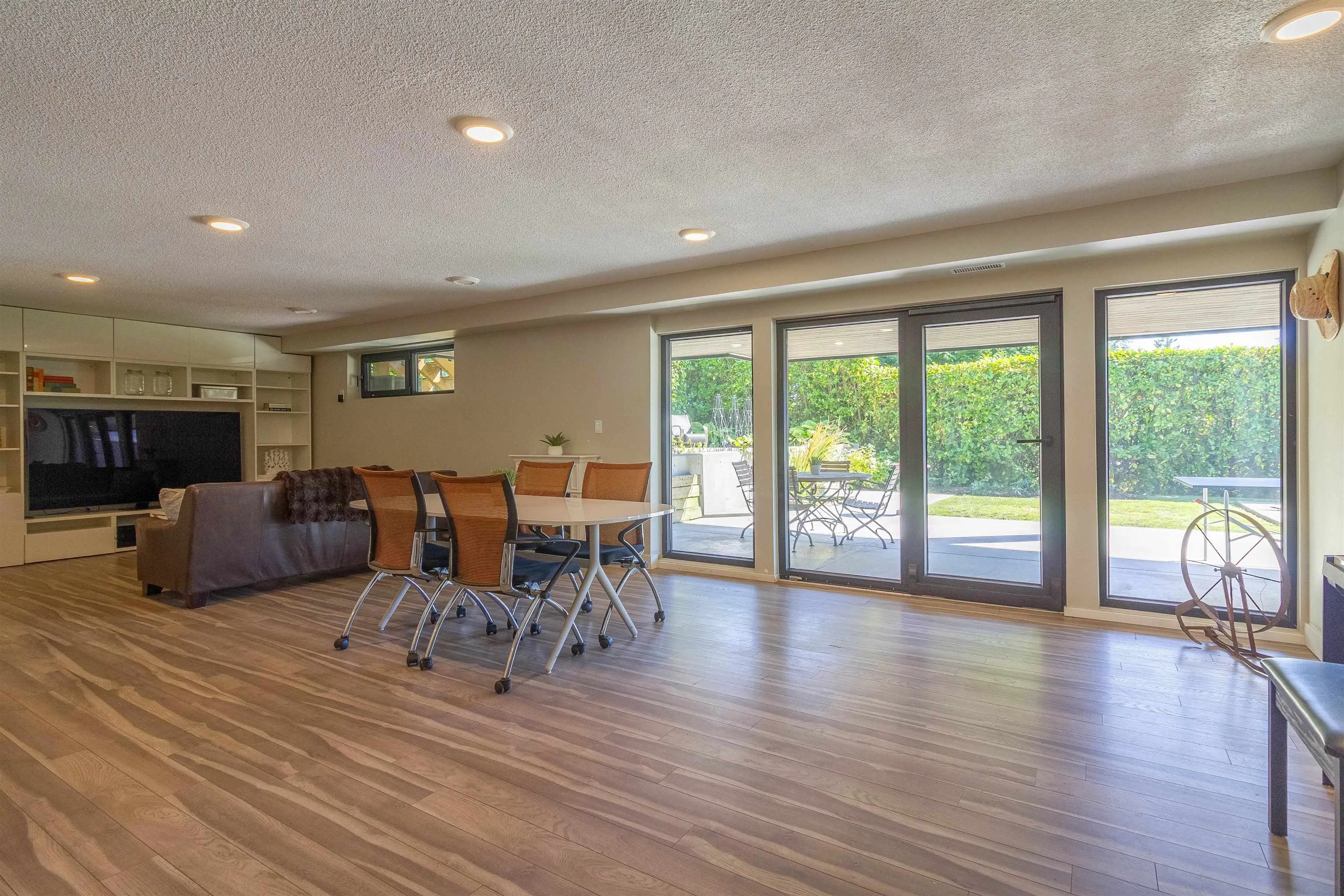302 Oxford Drive