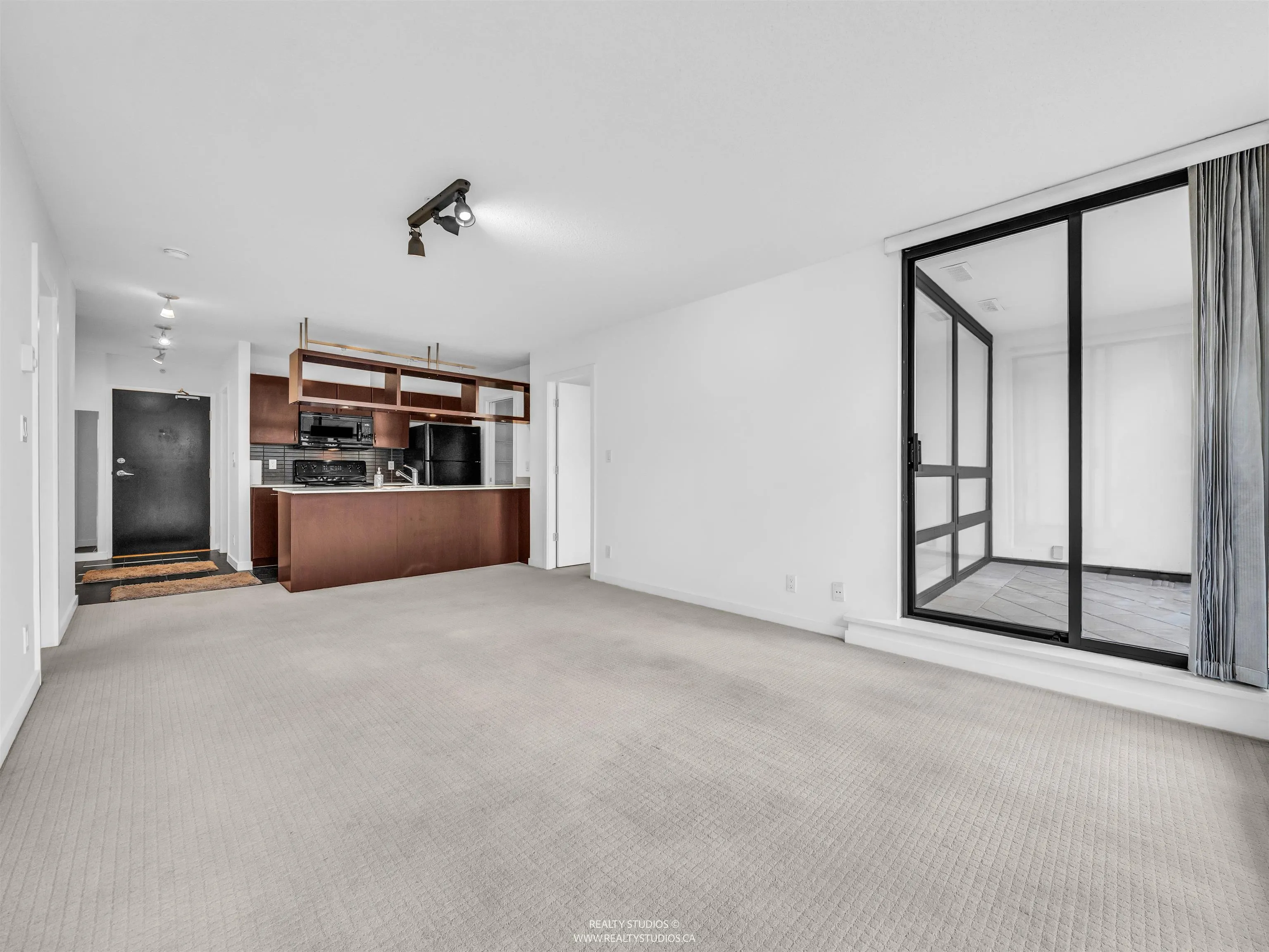 407 933 Hornby Street