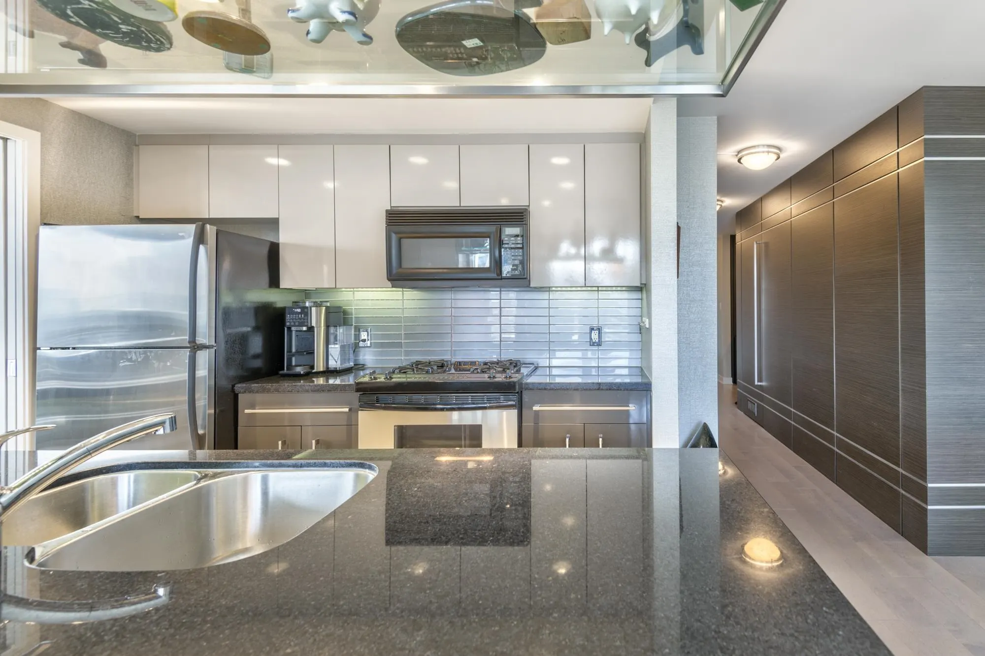 1207 1408 Strathmore Mews