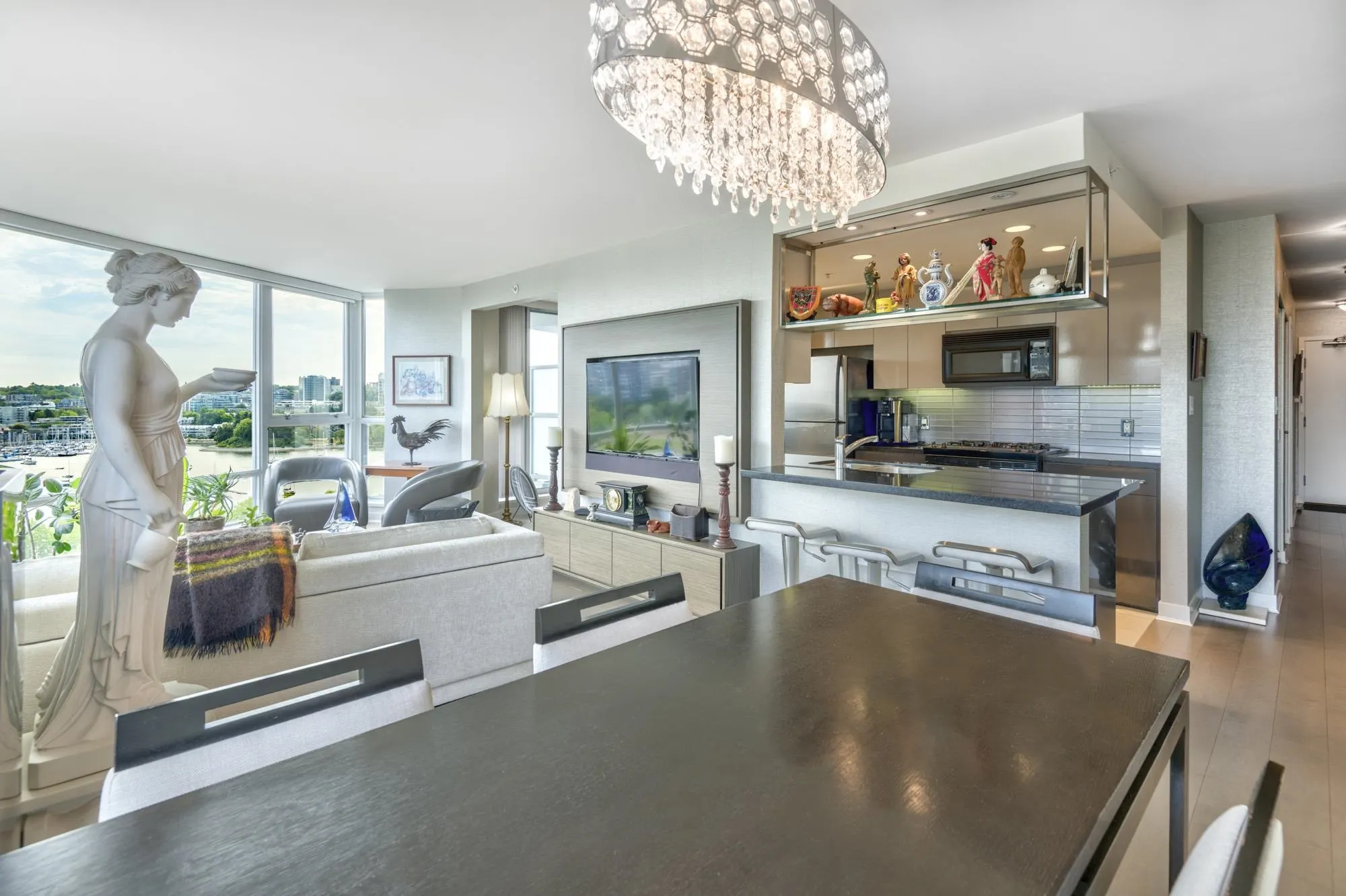 1207 1408 Strathmore Mews