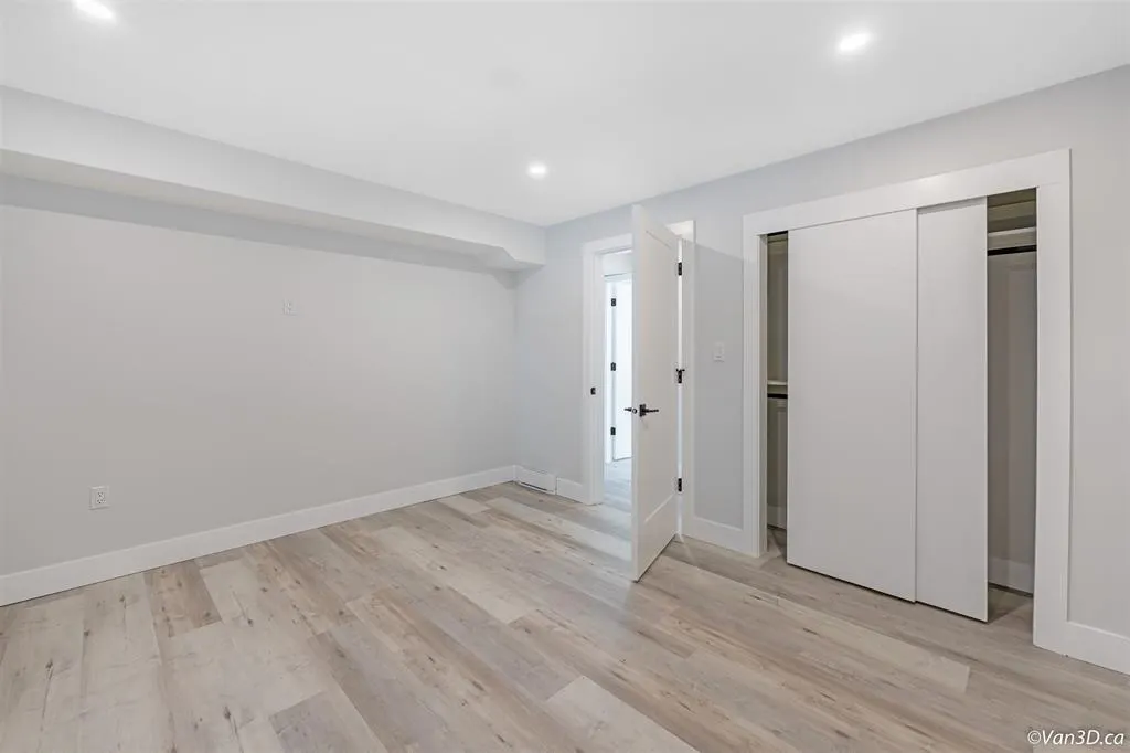383 Laurentian Crescent