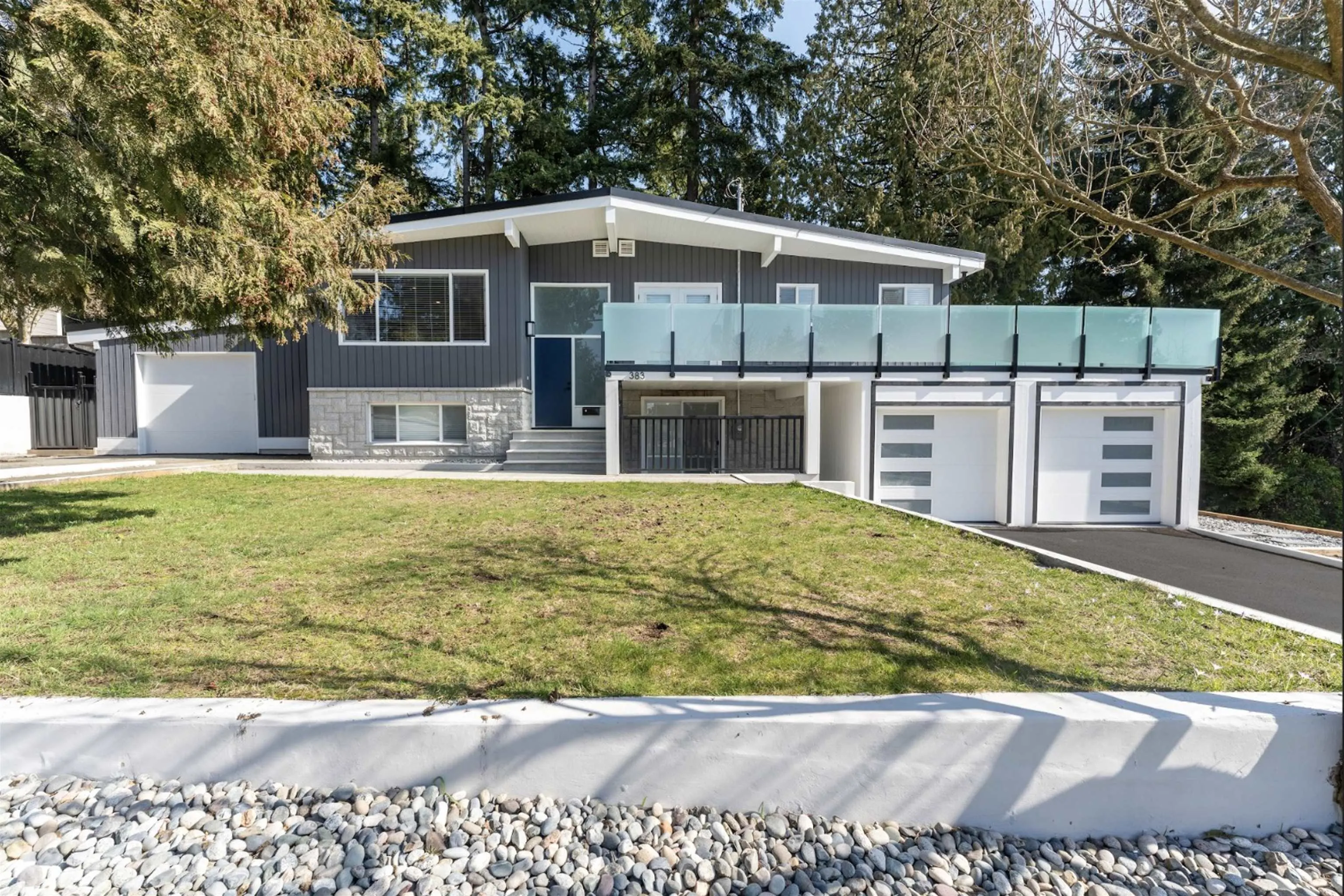 383 Laurentian Crescent