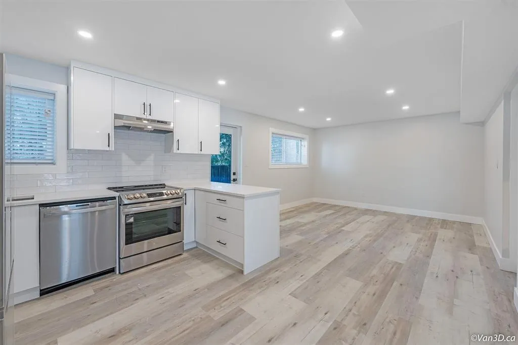 383 Laurentian Crescent