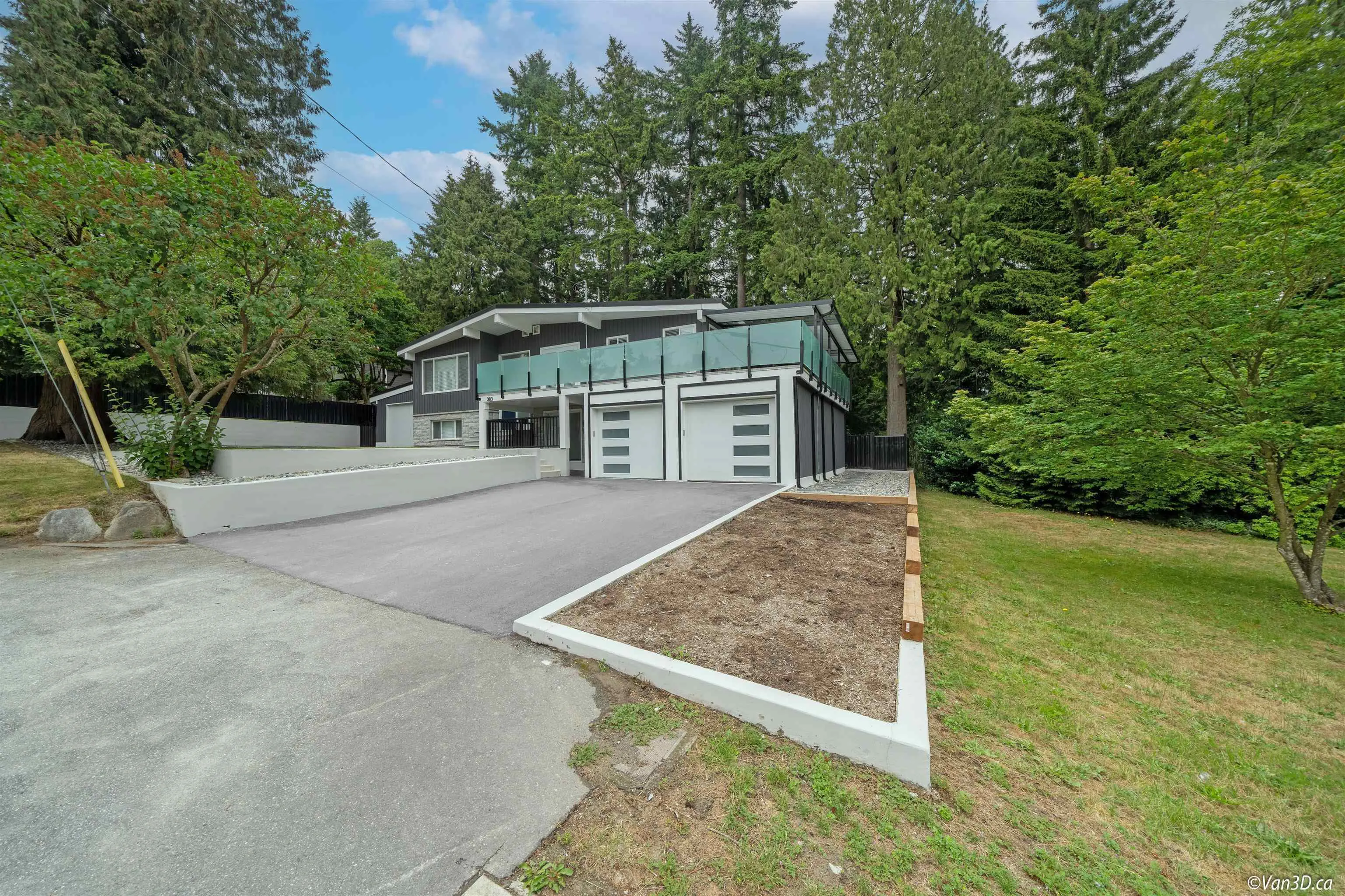 383 Laurentian Crescent
