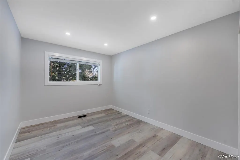383 Laurentian Crescent
