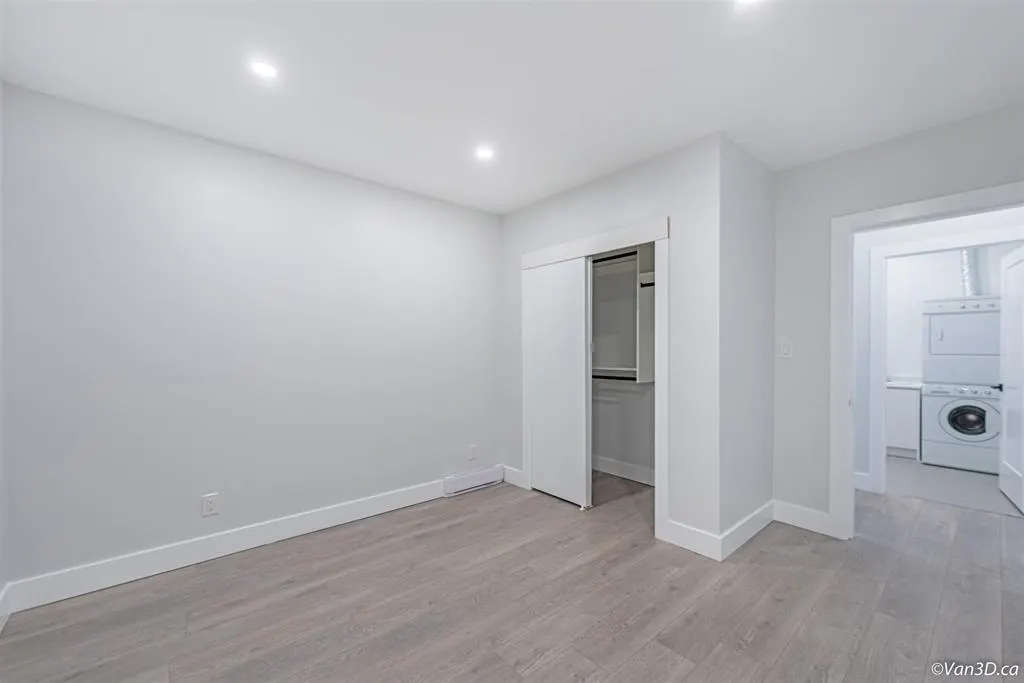 383 Laurentian Crescent