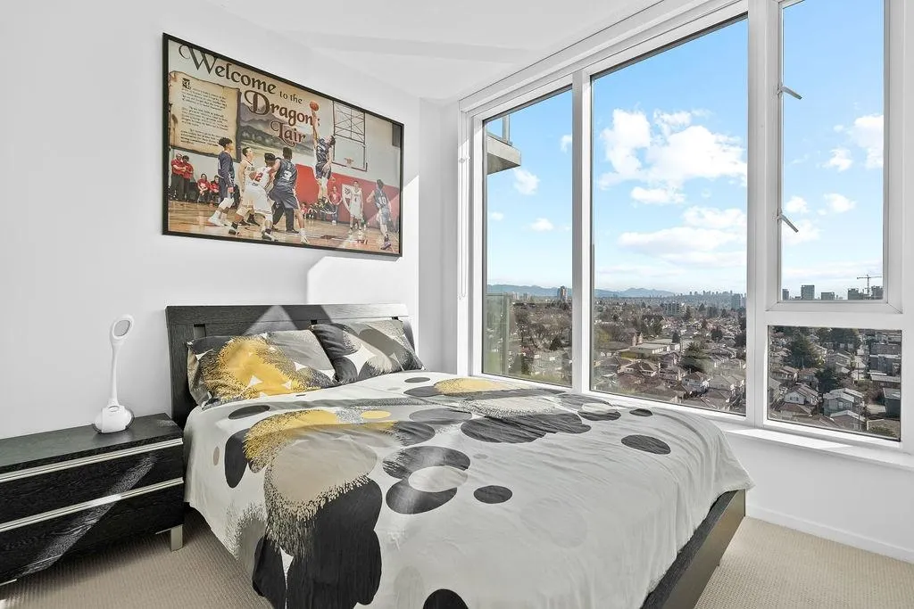 1708 8555 Granville Street