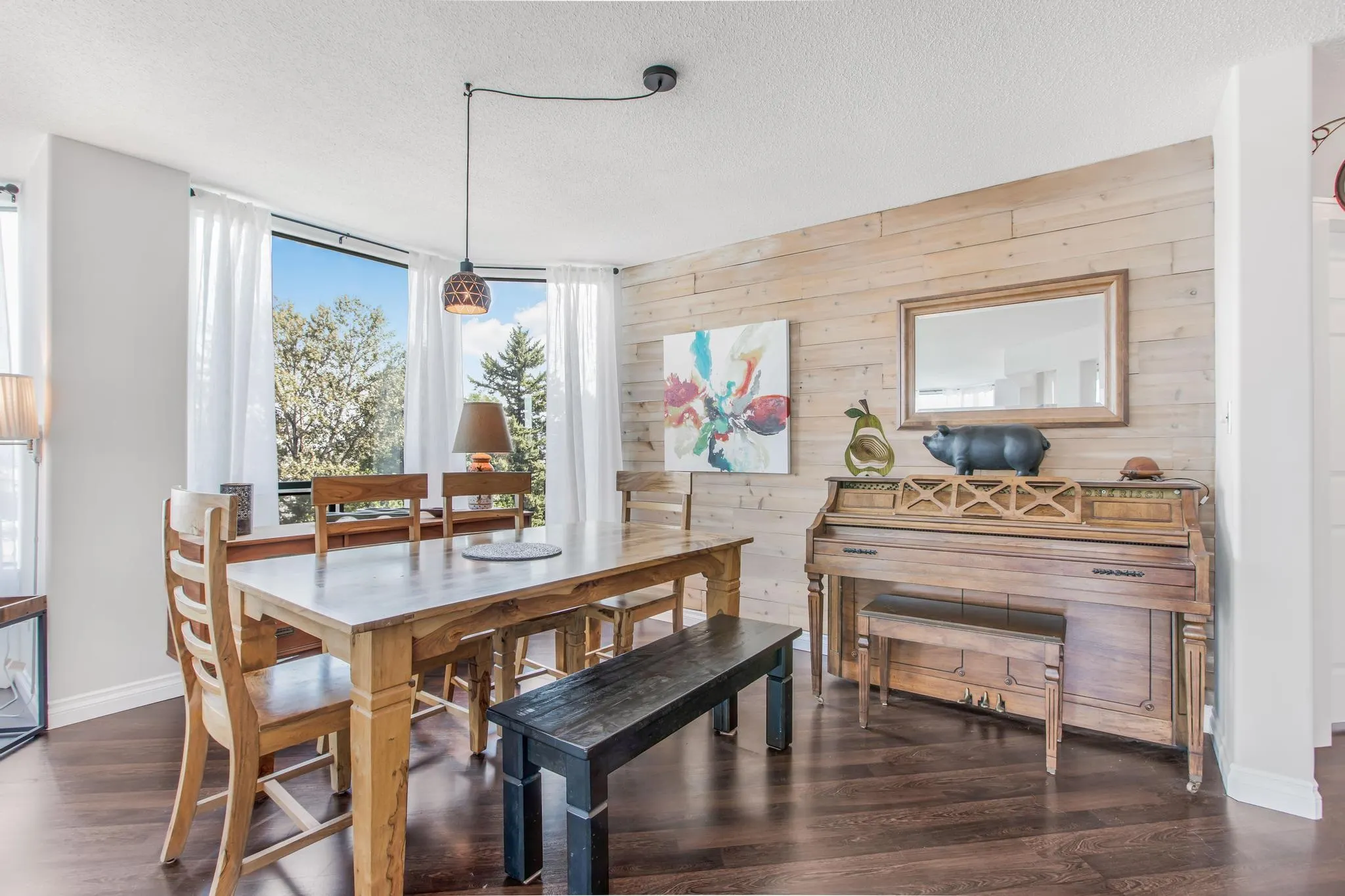 806 33065 Mill Lake Road