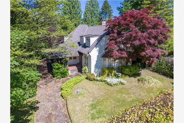 5549 Churchill Street