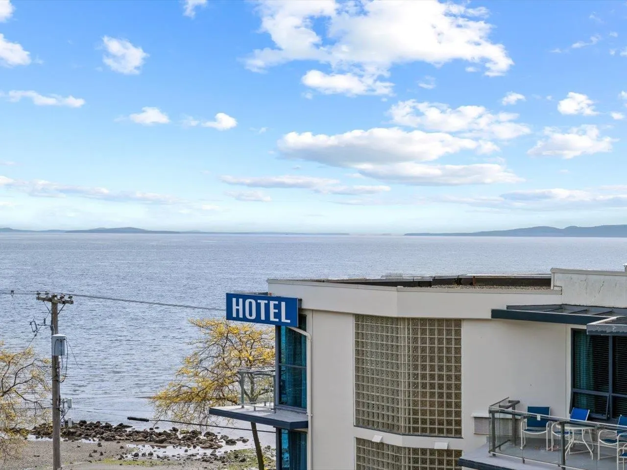 310 15621 Marine Drive