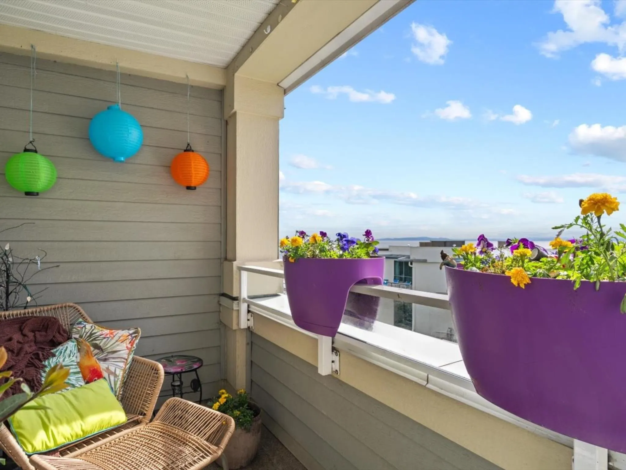 310 15621 Marine Drive