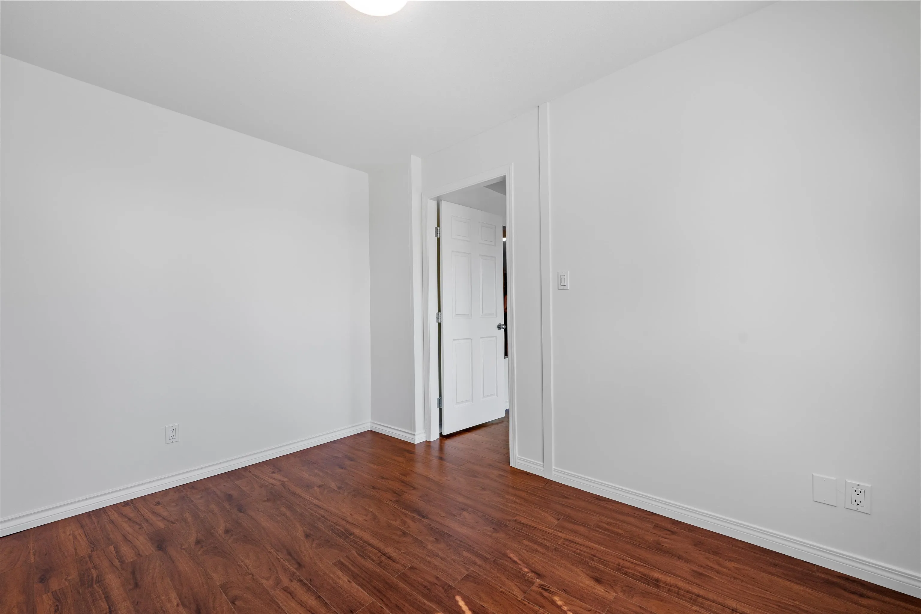 211 5335 Hastings Street