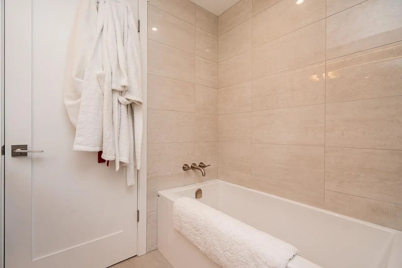 102 1205 Harold Road