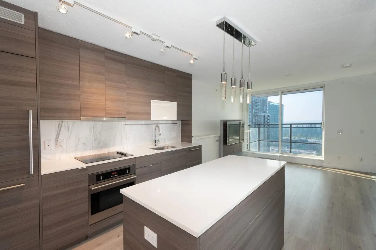 2912 13398 104 Avenue