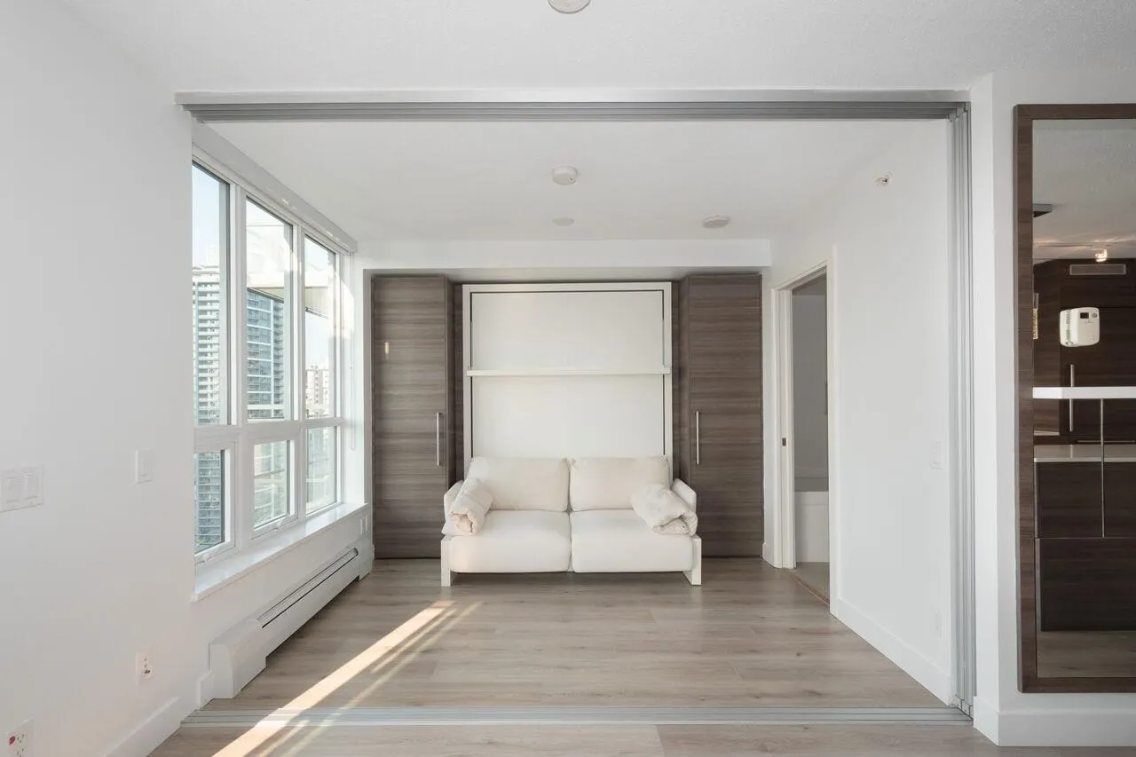 2912 13398 104 Avenue