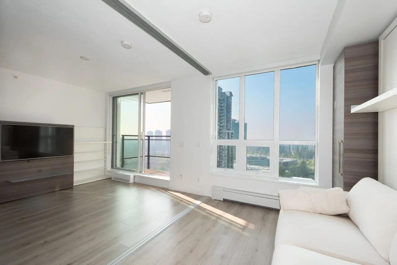 2912 13398 104 Avenue