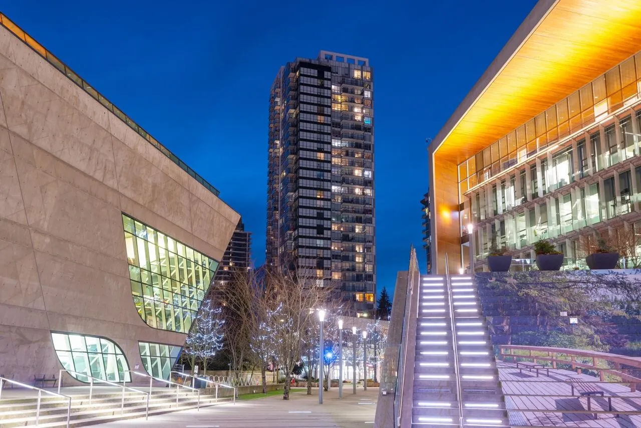 2912 13398 104 Avenue