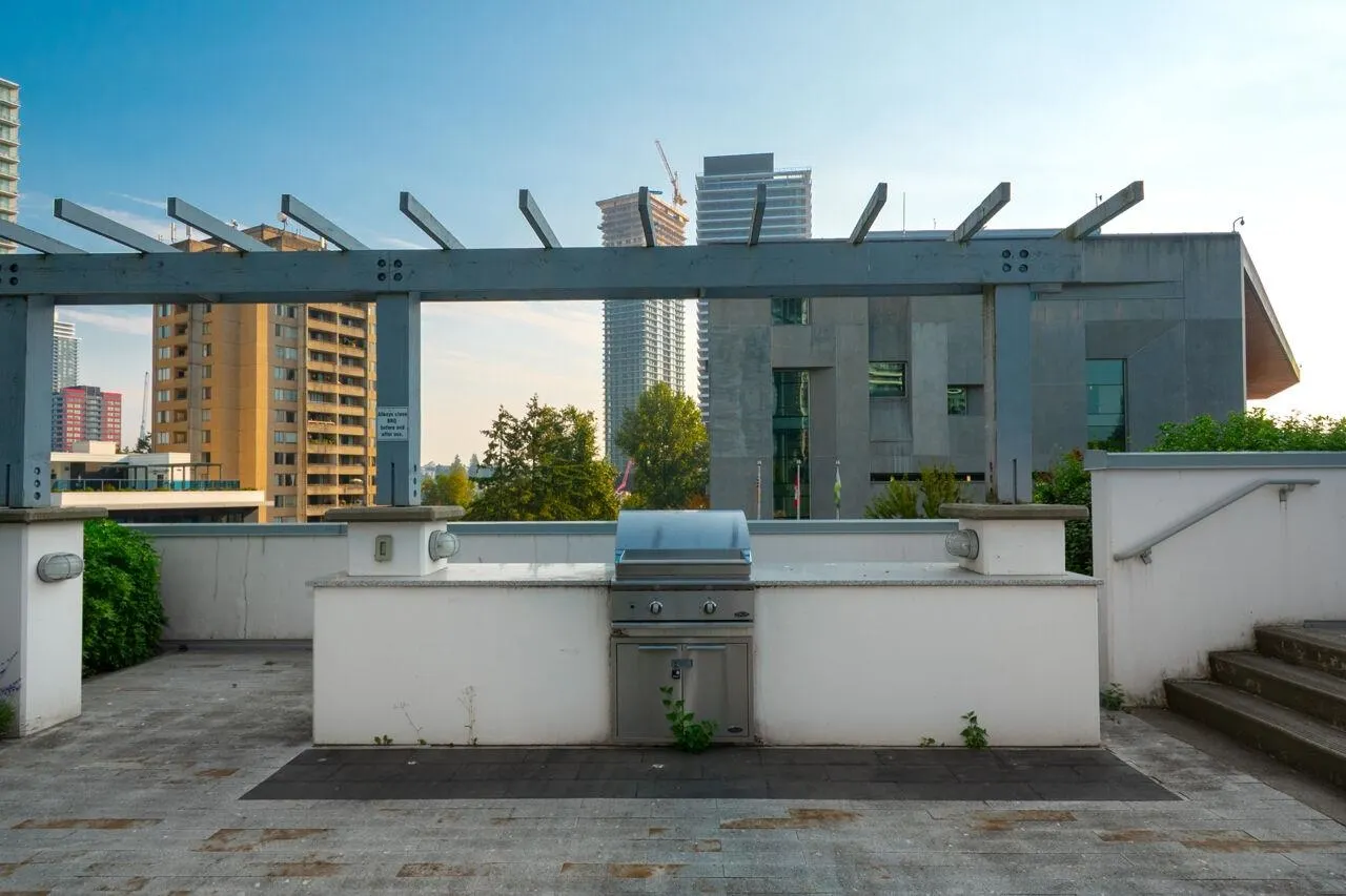 2912 13398 104 Avenue