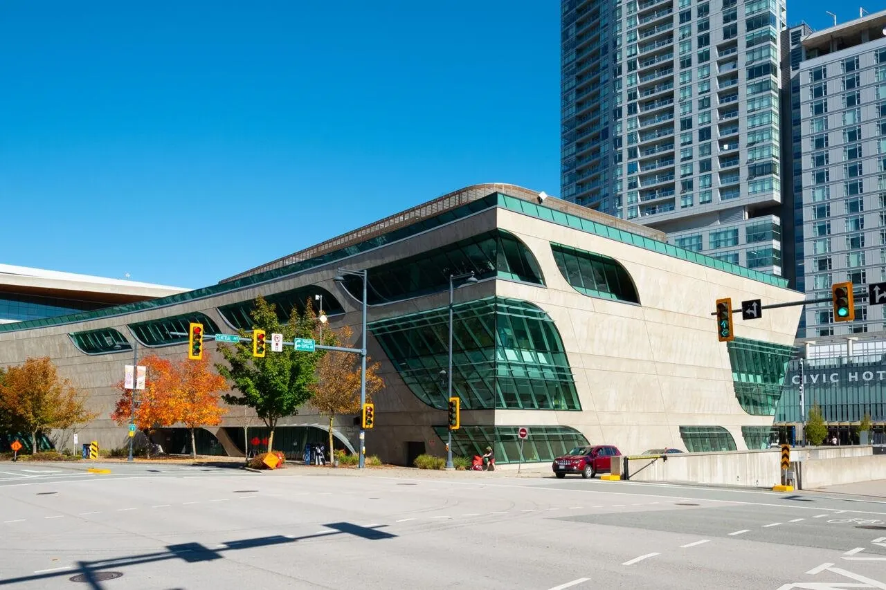 2912 13398 104 Avenue
