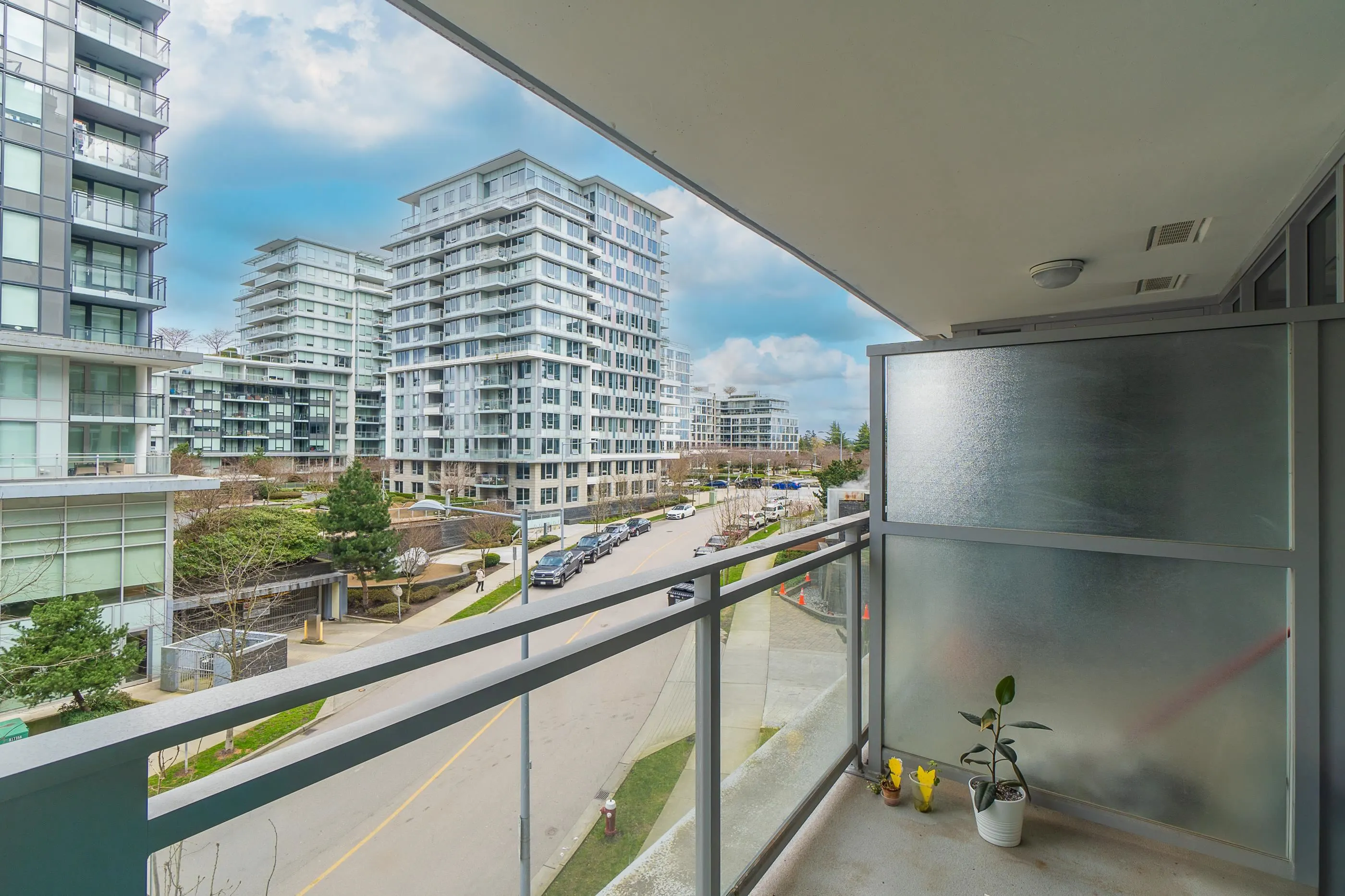 606 8800 Hazelbridge Way