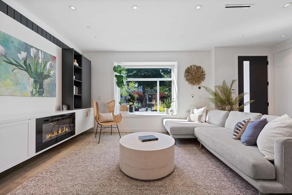 3437 Franklin Street