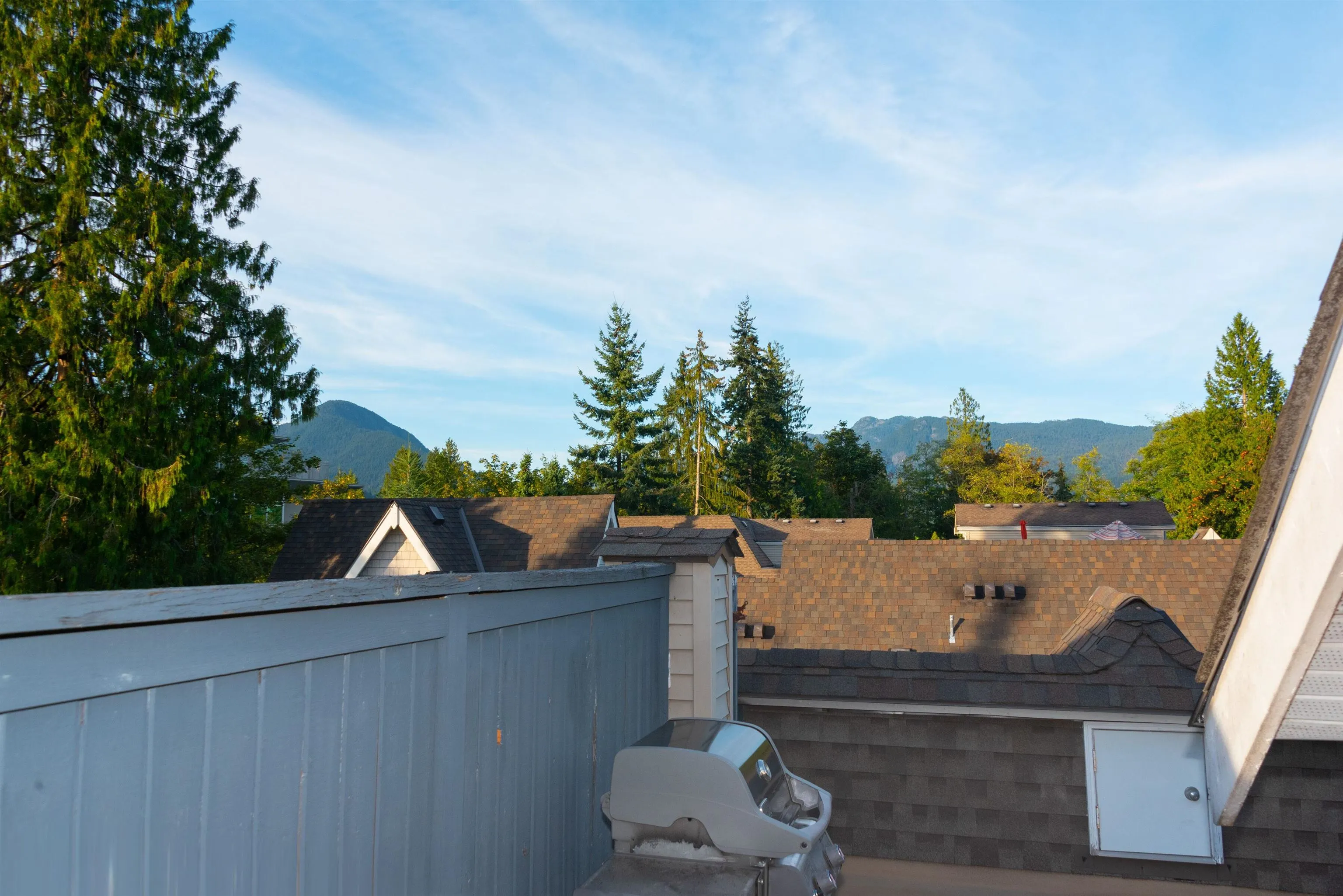 6 1015 Lynn Valley Road