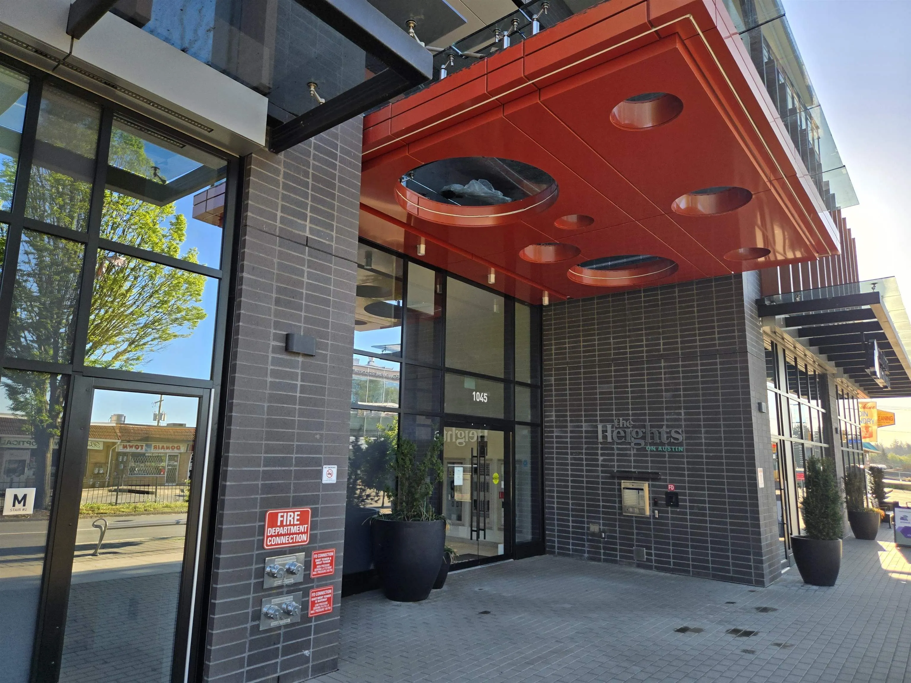1508 1045 Austin Avenue
