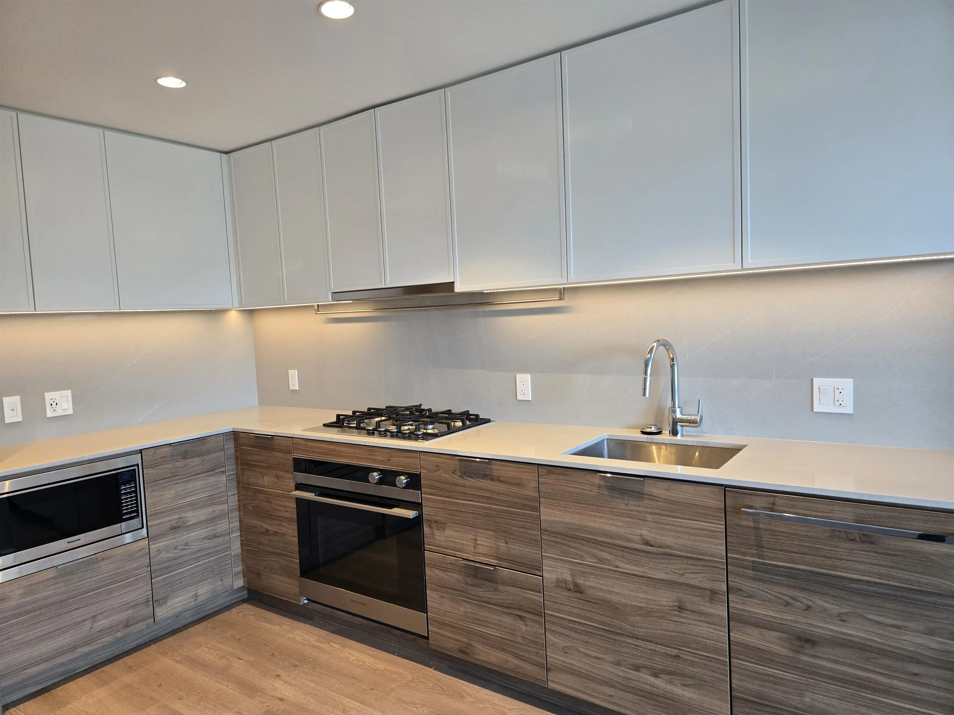 1508 1045 Austin Avenue