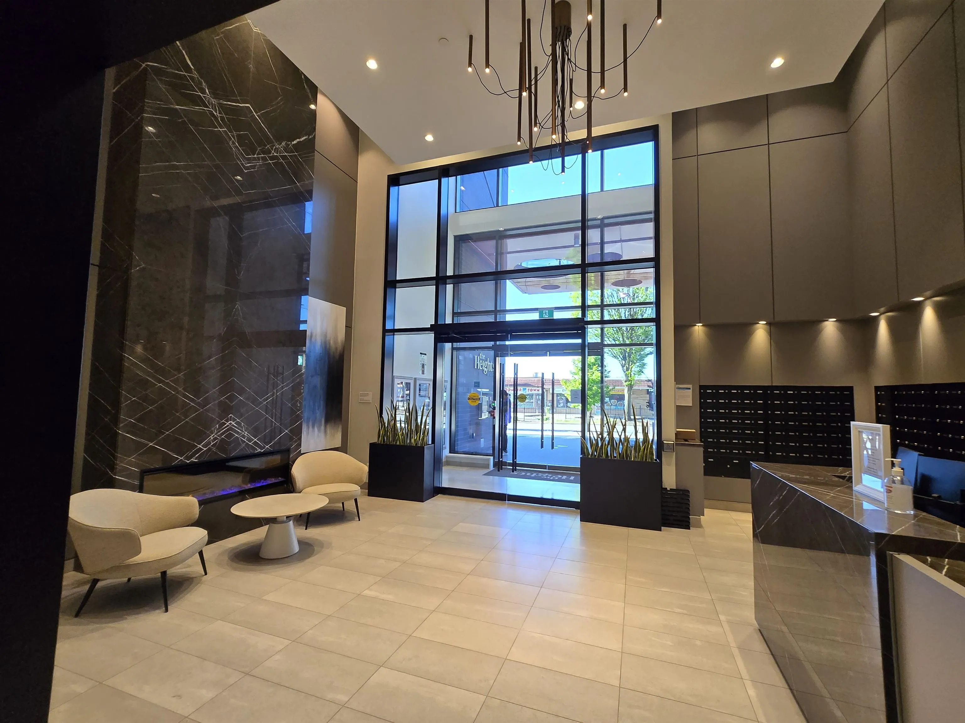 1508 1045 Austin Avenue