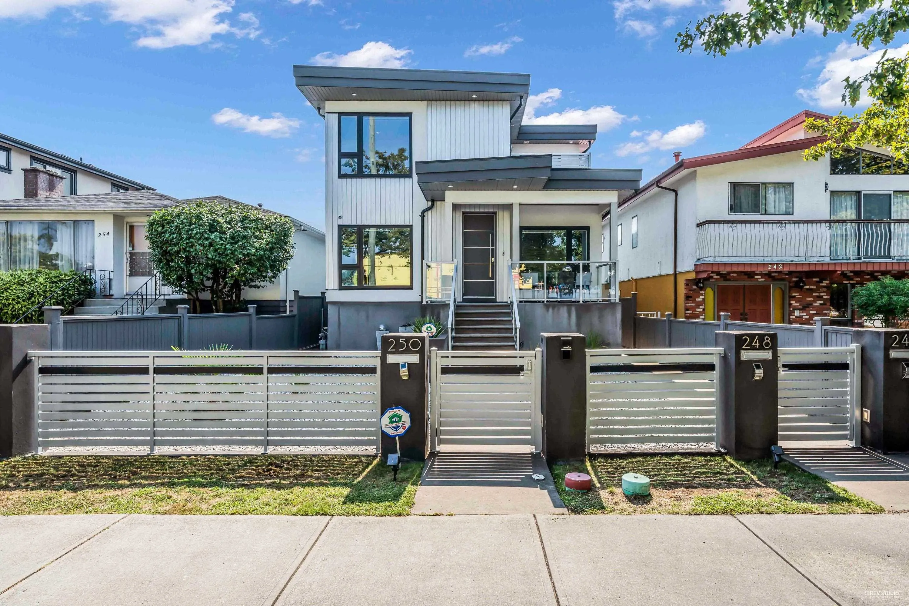 250 E 53rd Avenue
