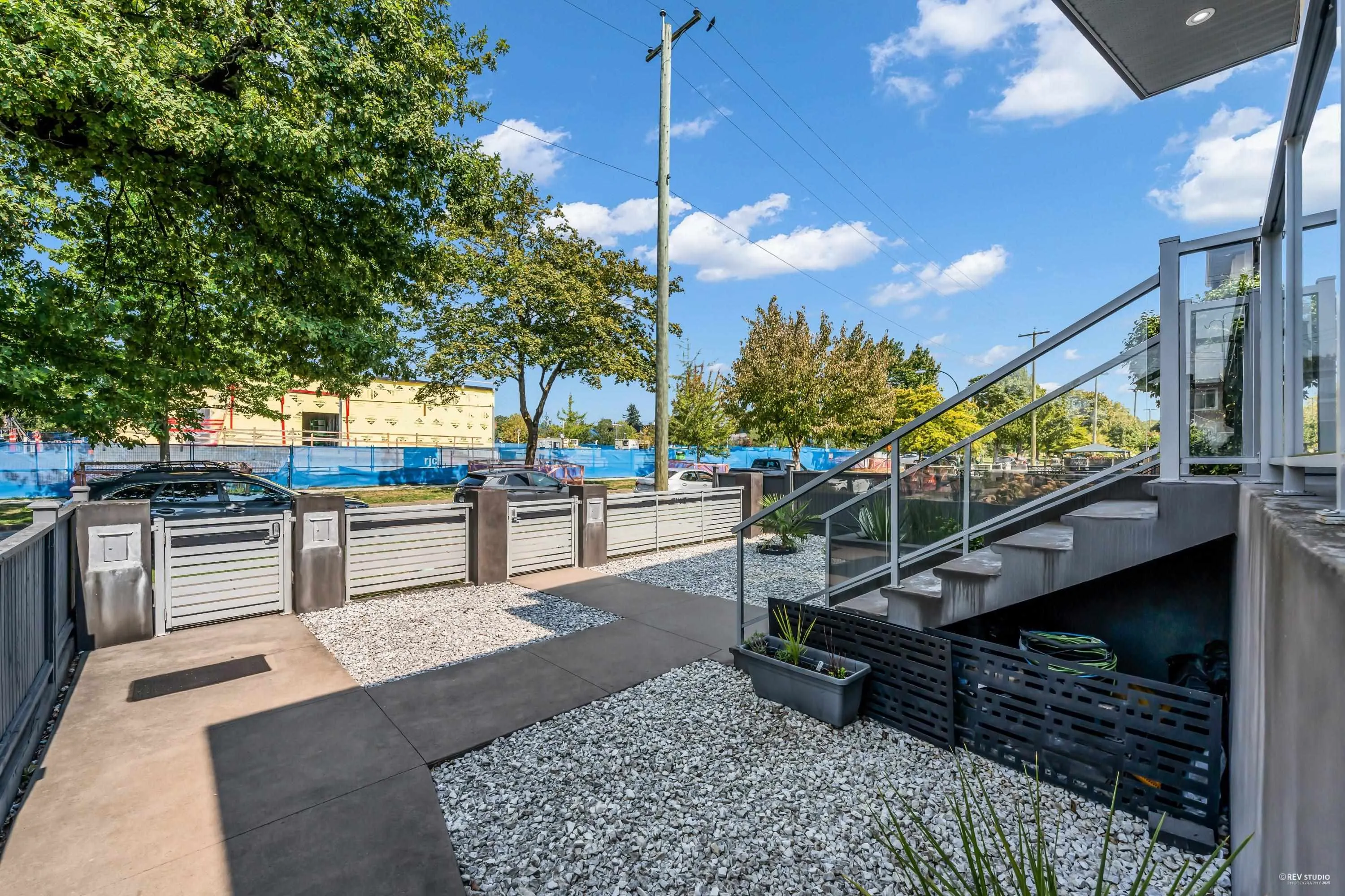 250 E 53rd Avenue