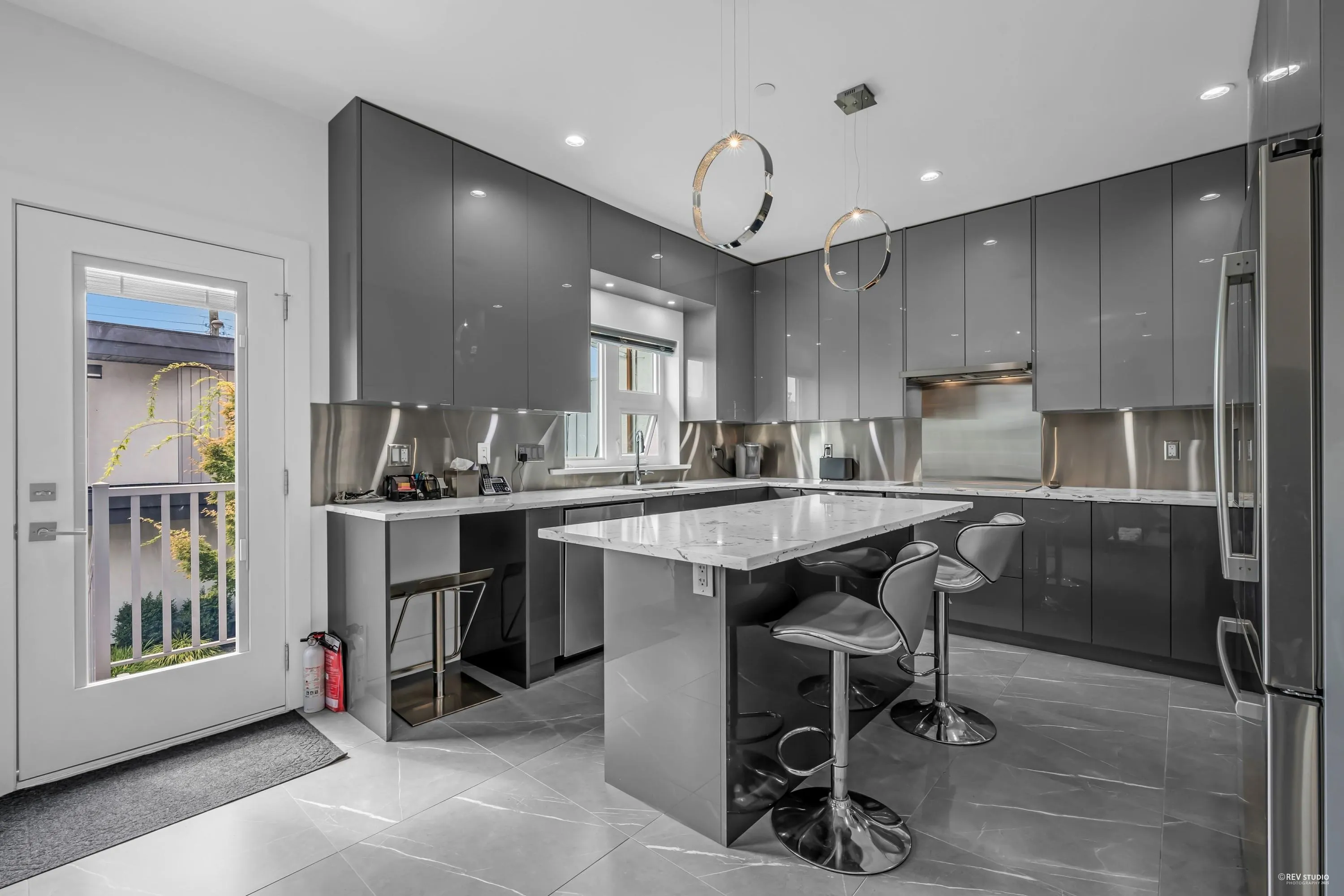 250 E 53rd Avenue
