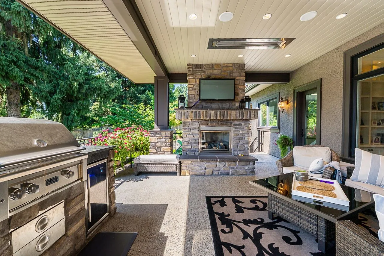 8032 Government Road
