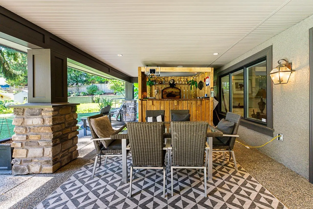 8032 Government Road