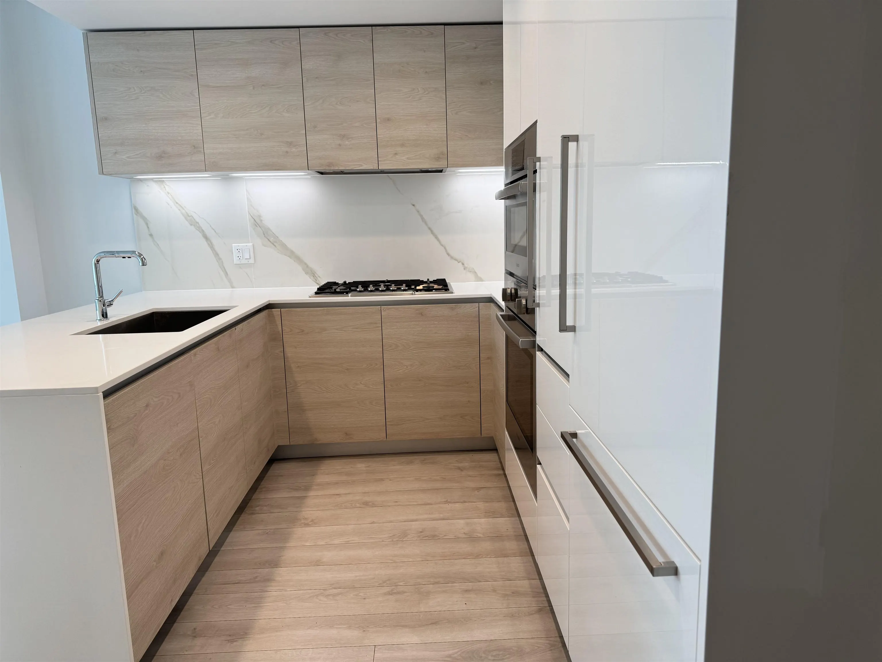 505 2085 Skyline Court