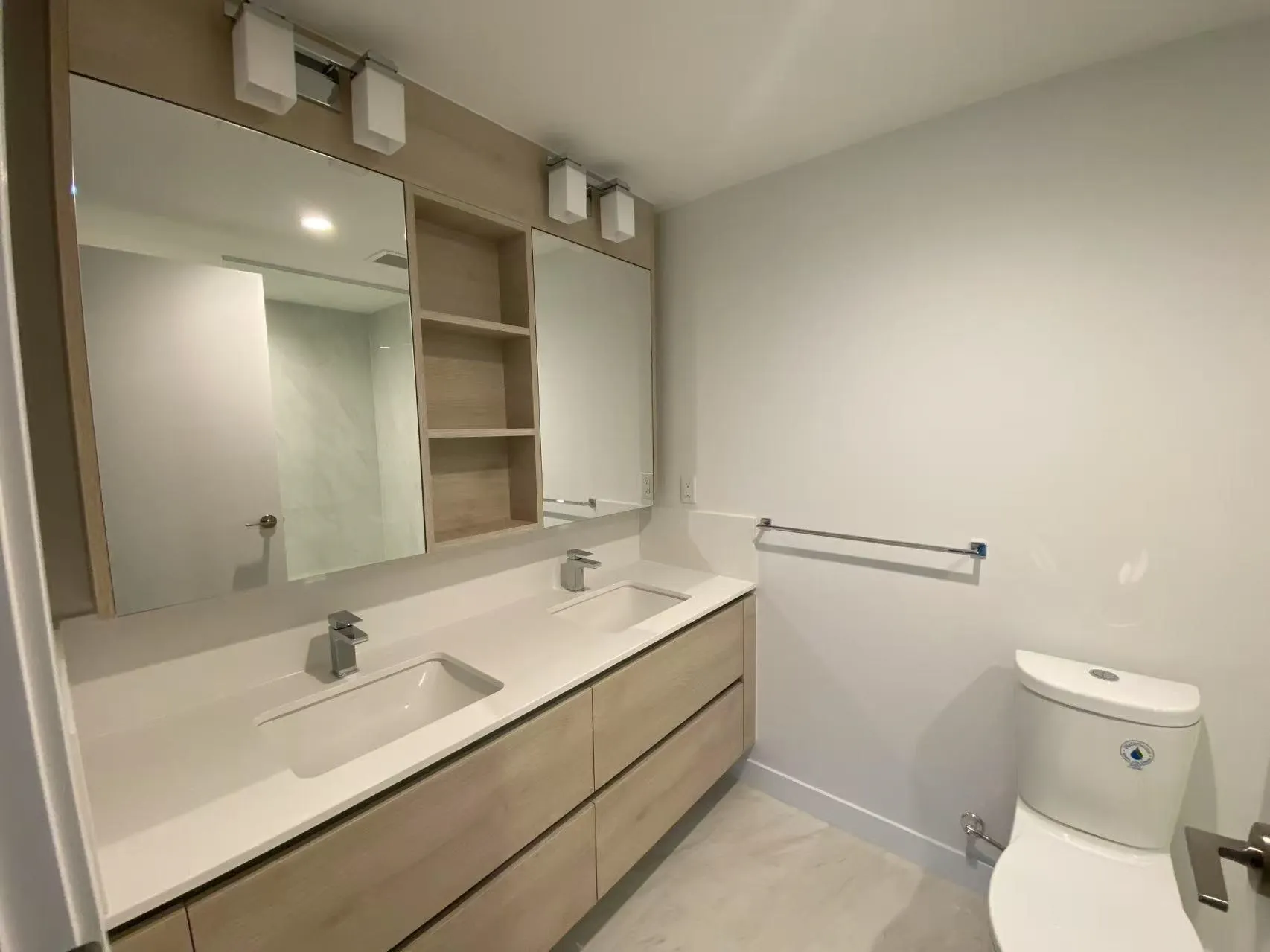 505 2085 Skyline Court