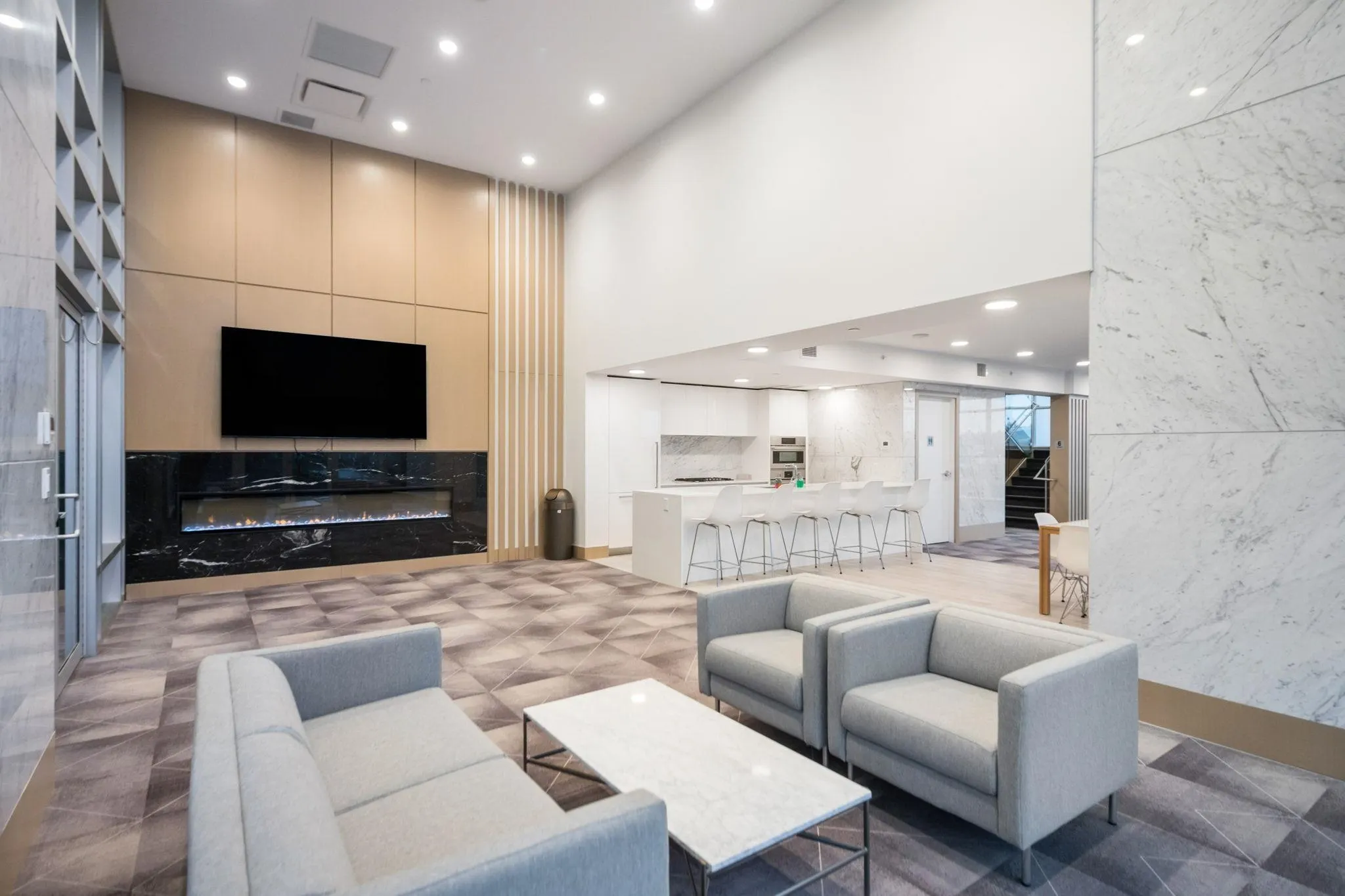 505 2085 Skyline Court