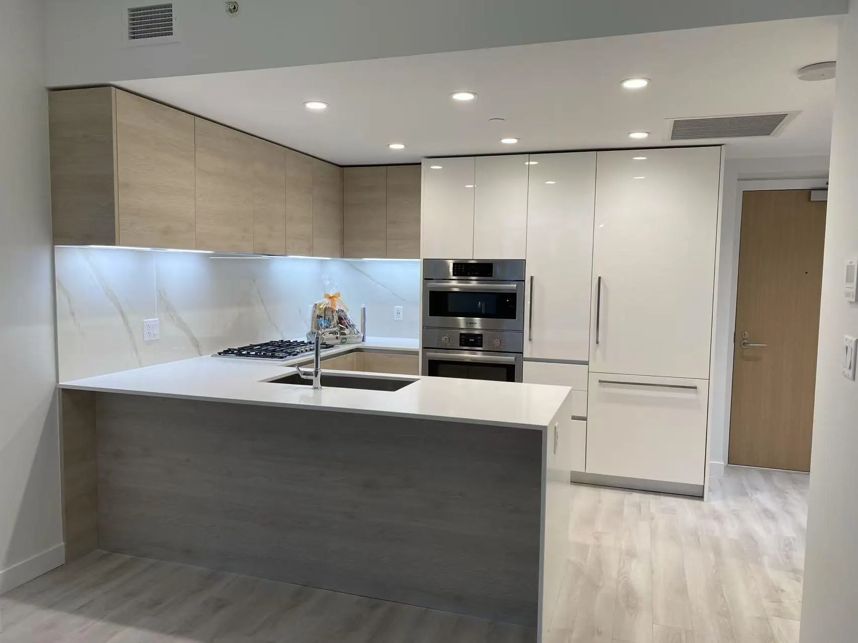 505 2085 Skyline Court