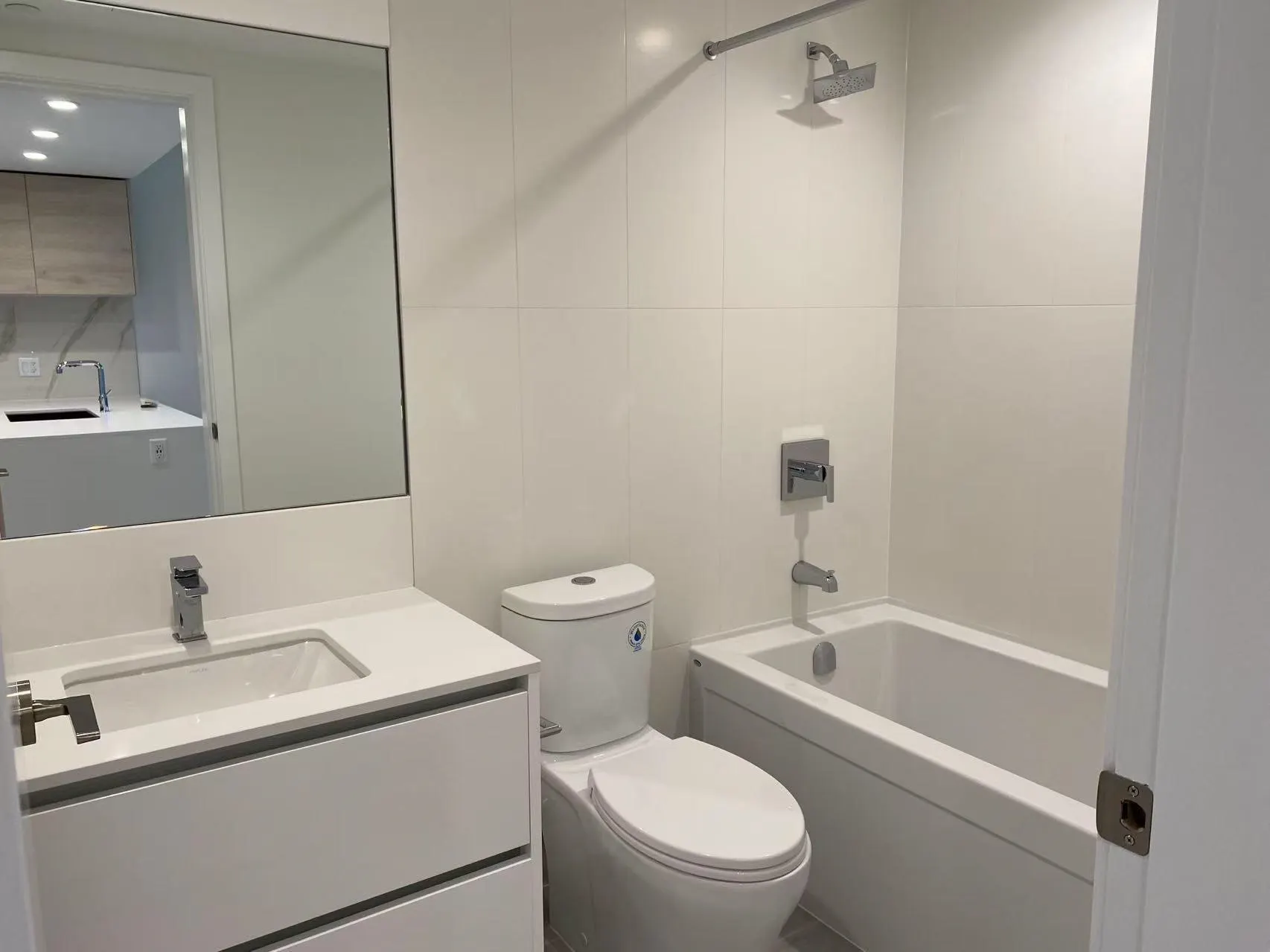 505 2085 Skyline Court