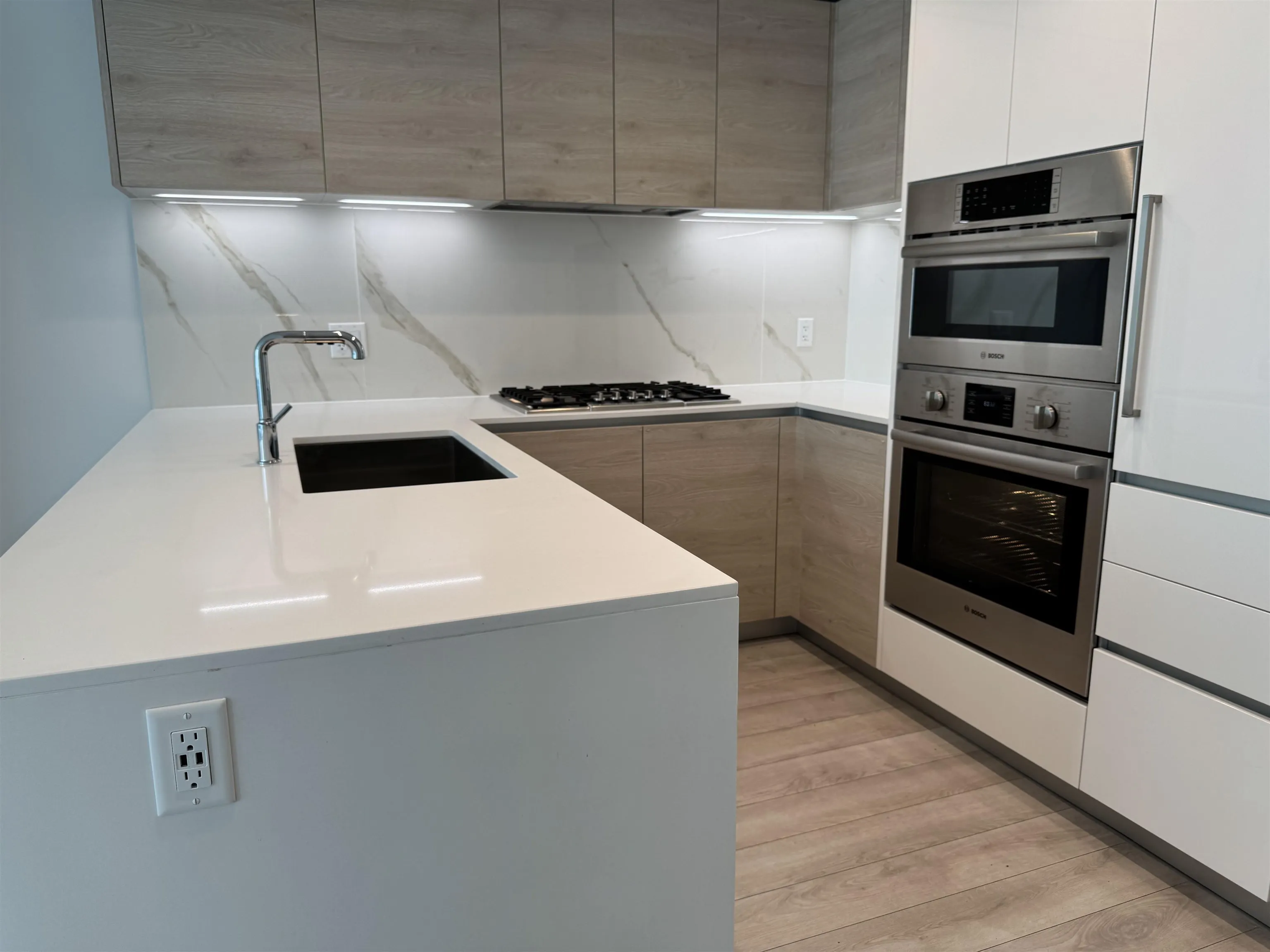505 2085 Skyline Court