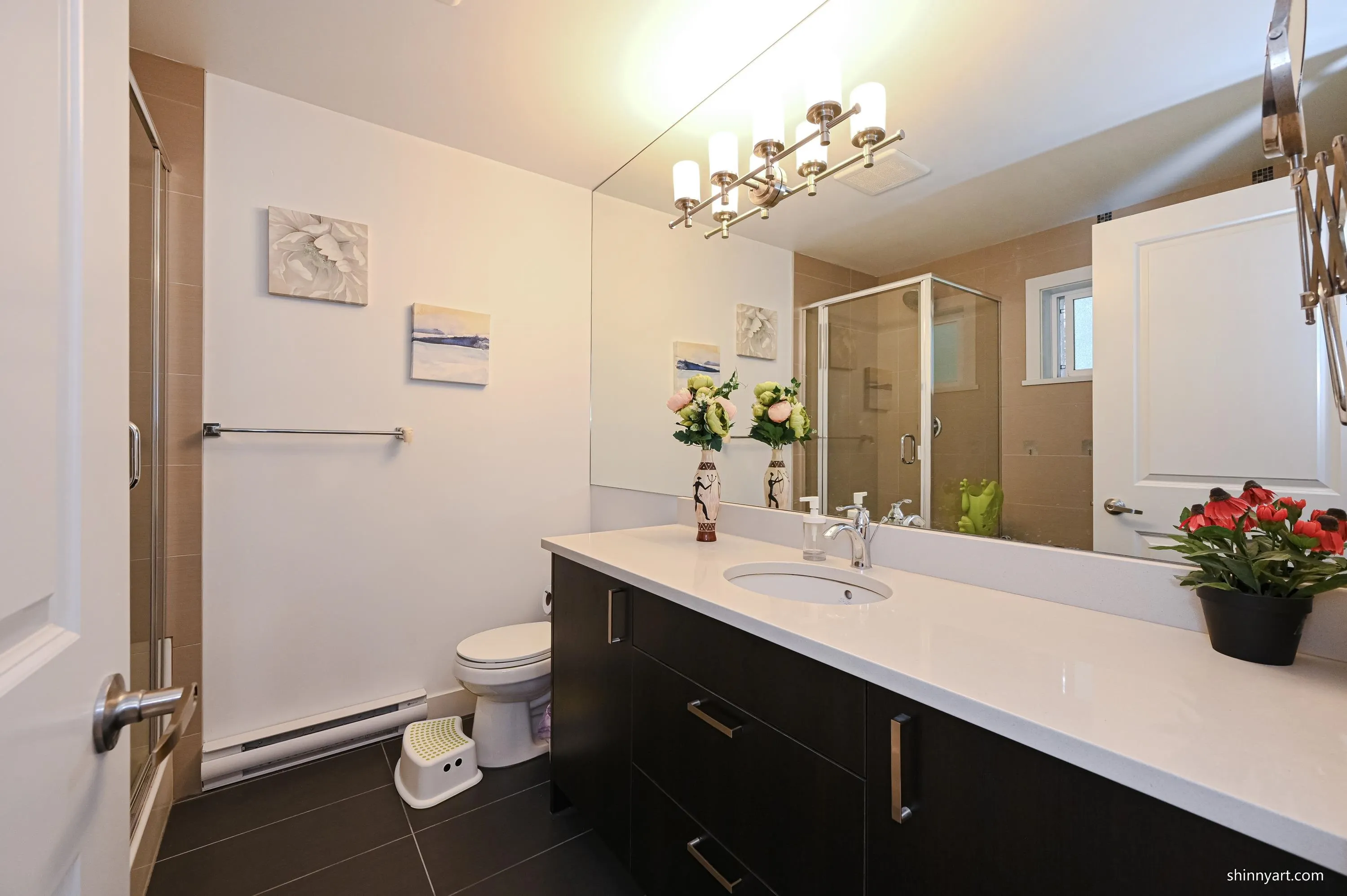 15 8200 Blundell Road