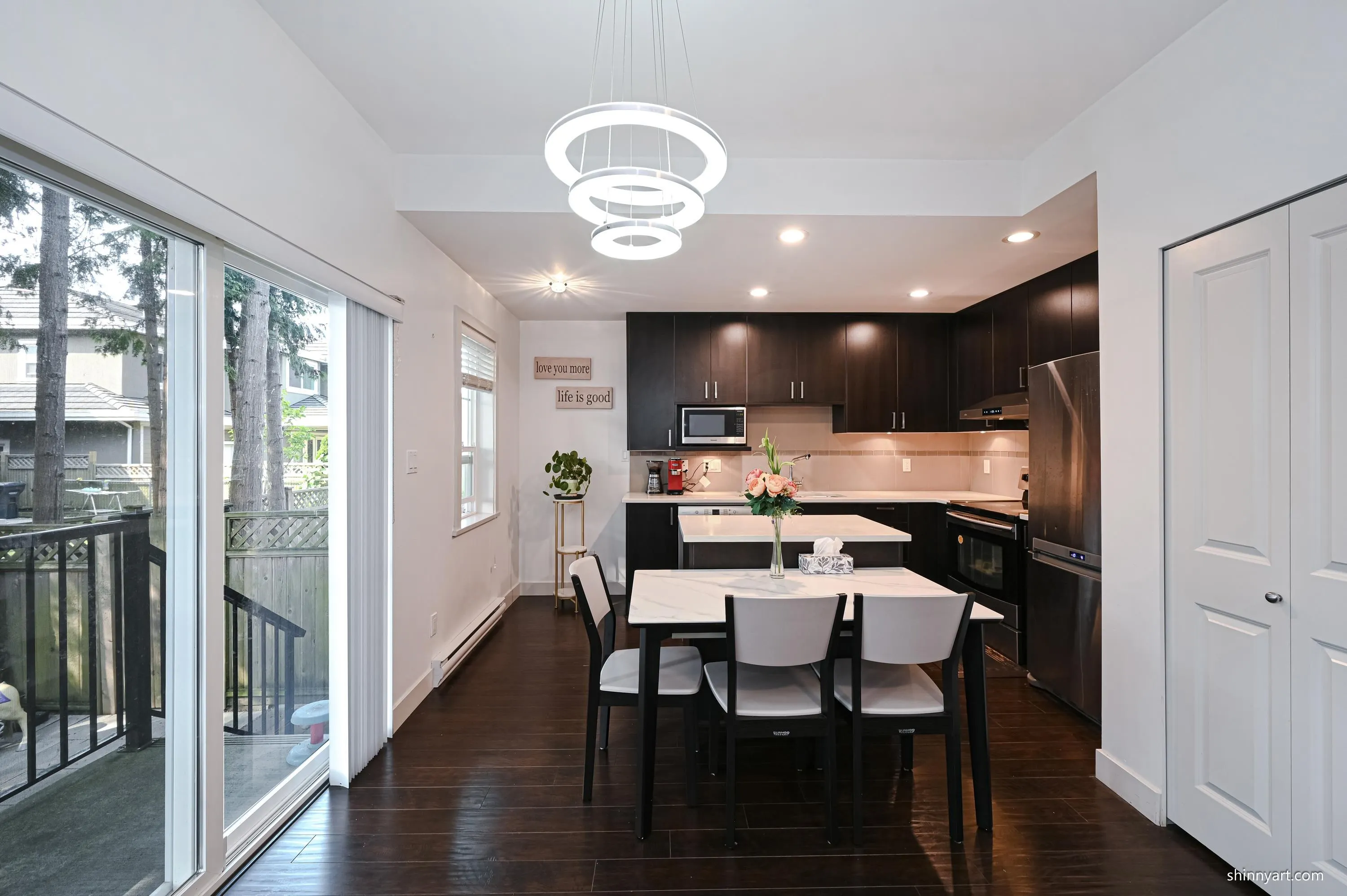 15 8200 Blundell Road