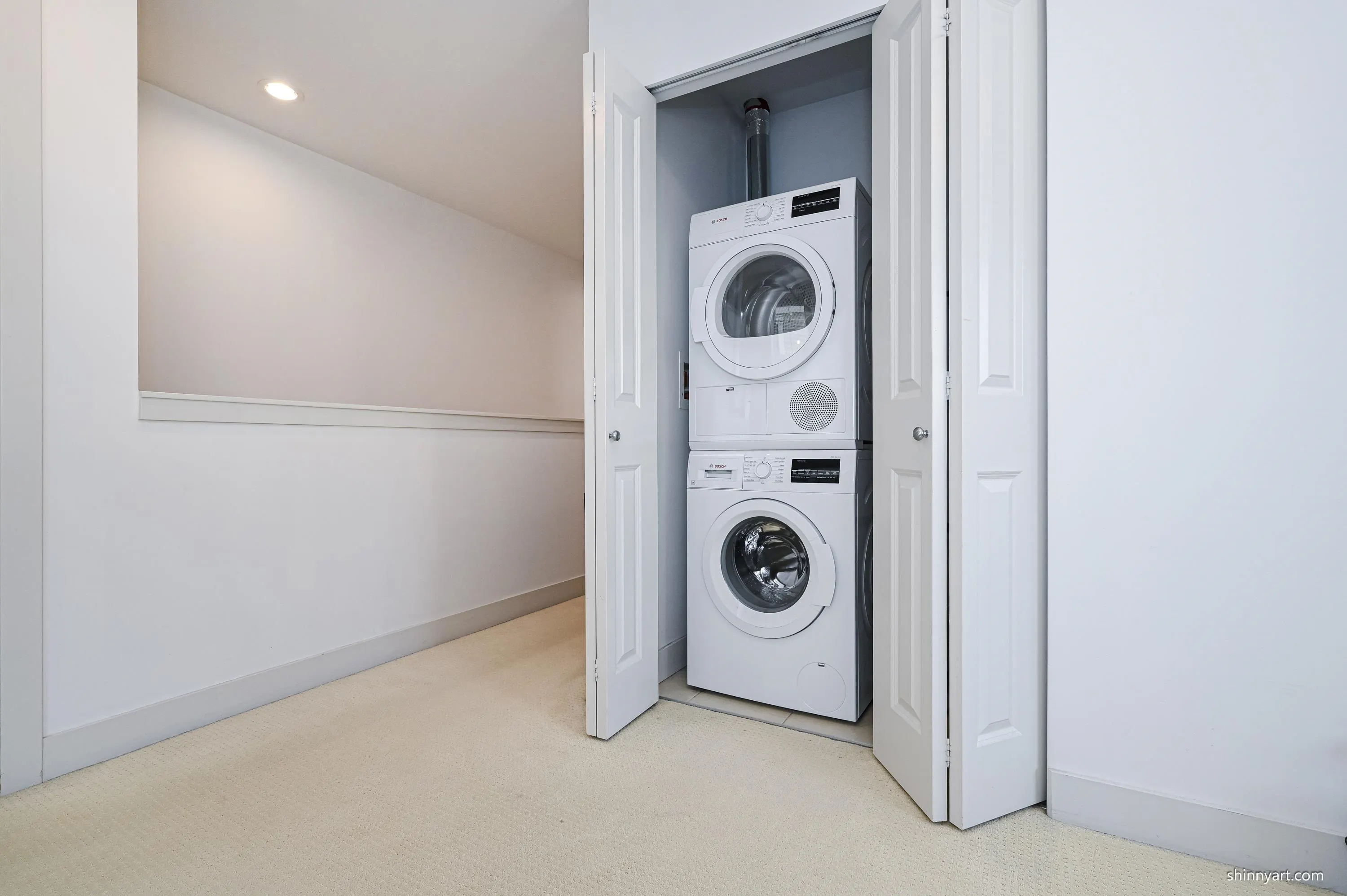 15 8200 Blundell Road