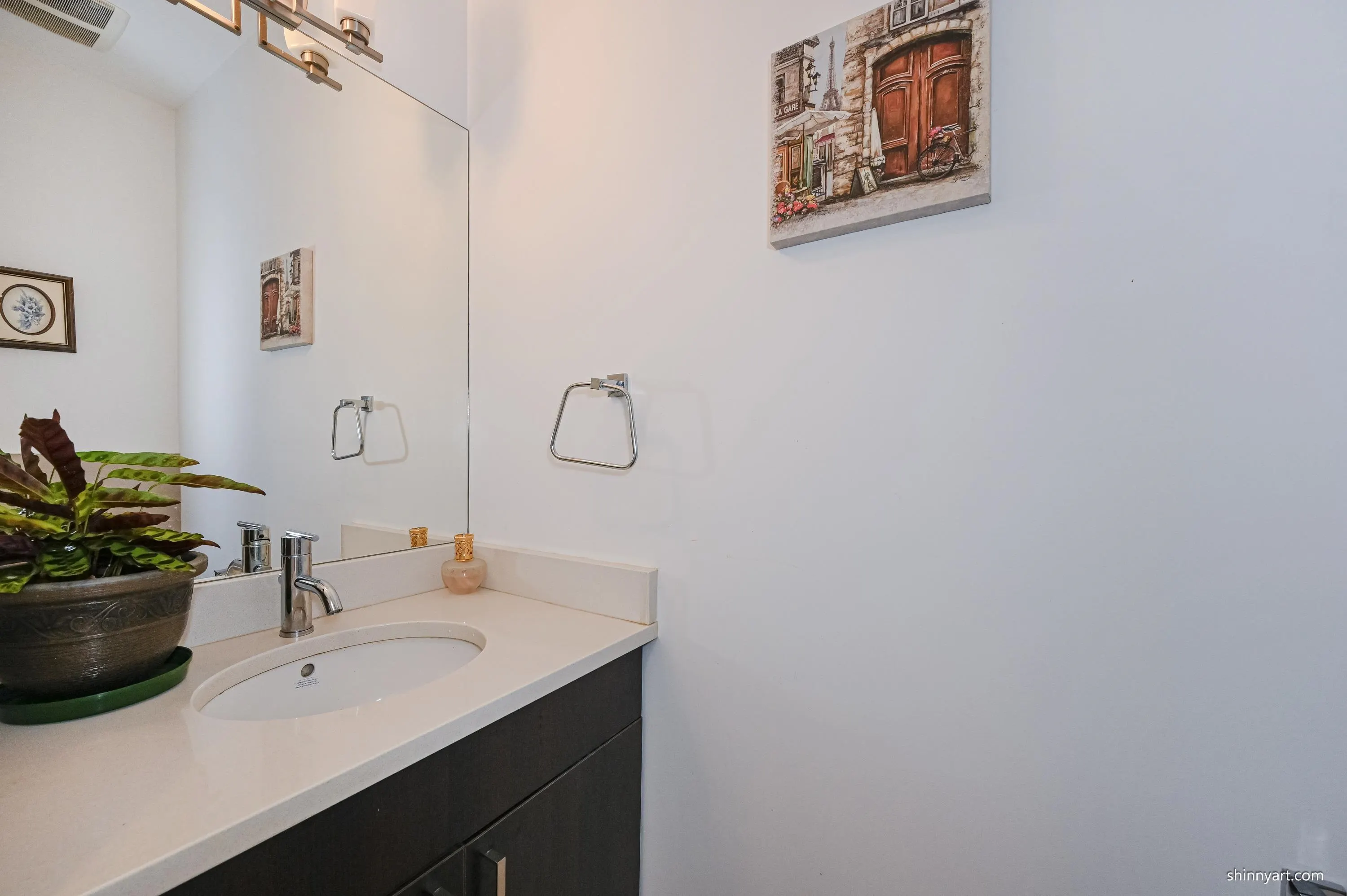 15 8200 Blundell Road